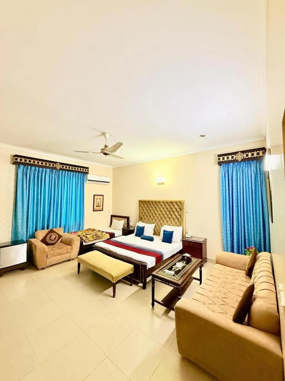 New Pakeeza Hotel