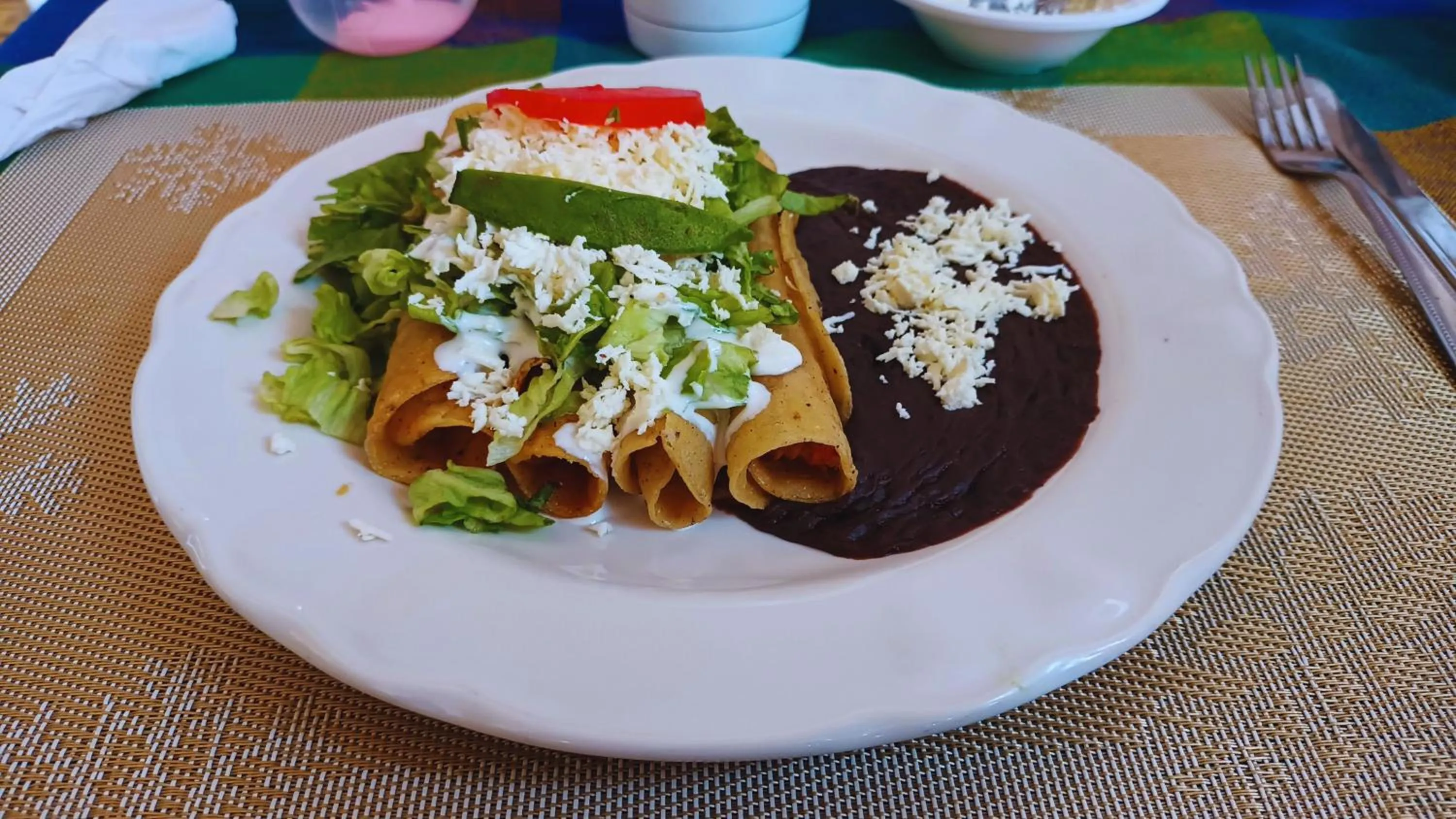 Restaurant/places to eat in Hotel Cortaza Galería