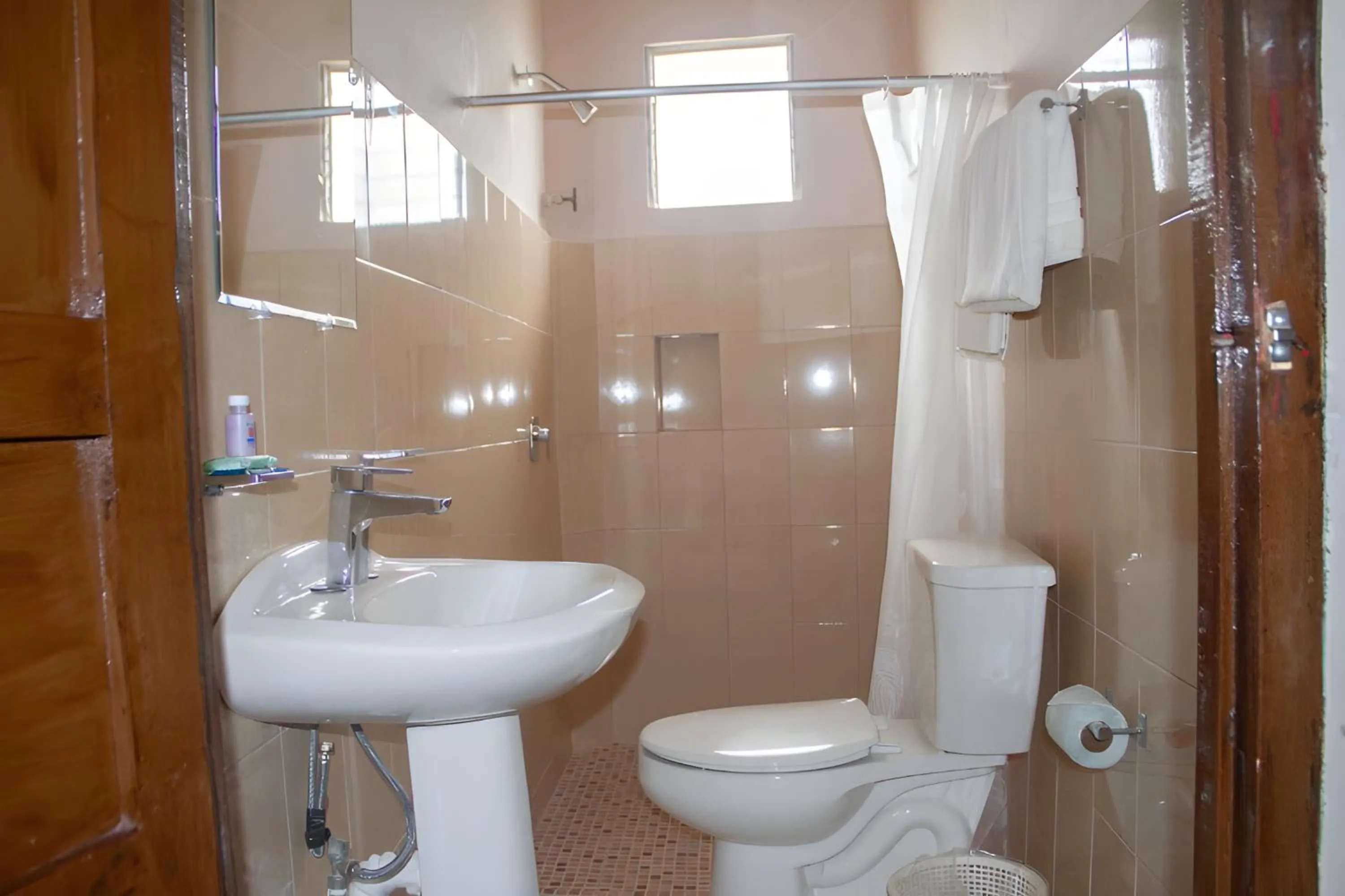 Bathroom in Hotel Cortaza Galería