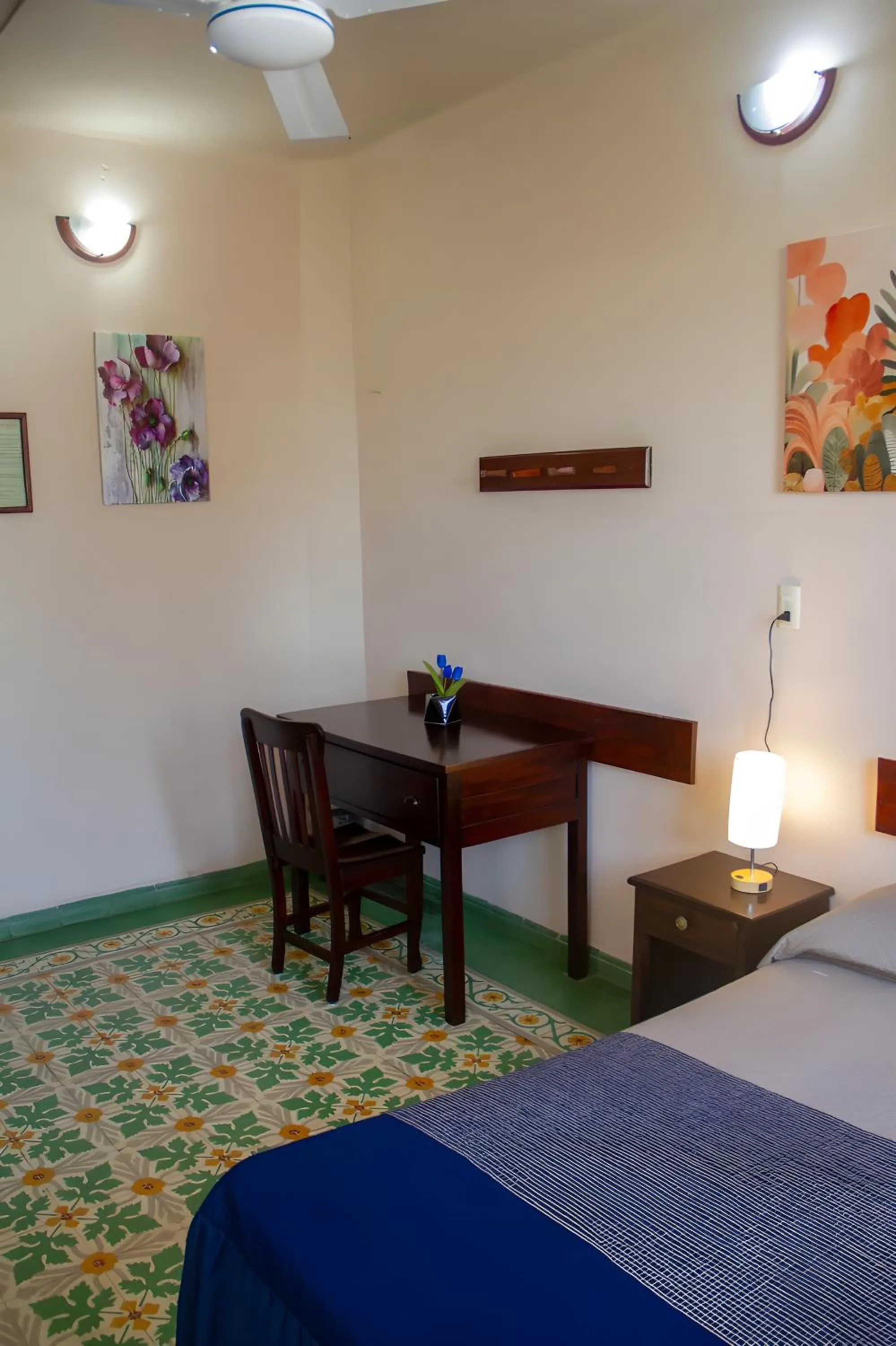 Seating area, Bed in Hotel Cortaza Galería
