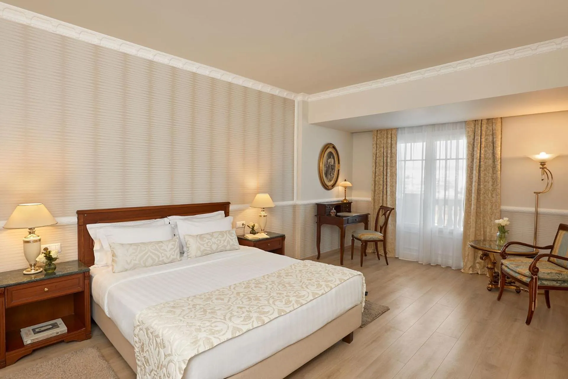 Bedroom, Bed in Grand Hotel Palace