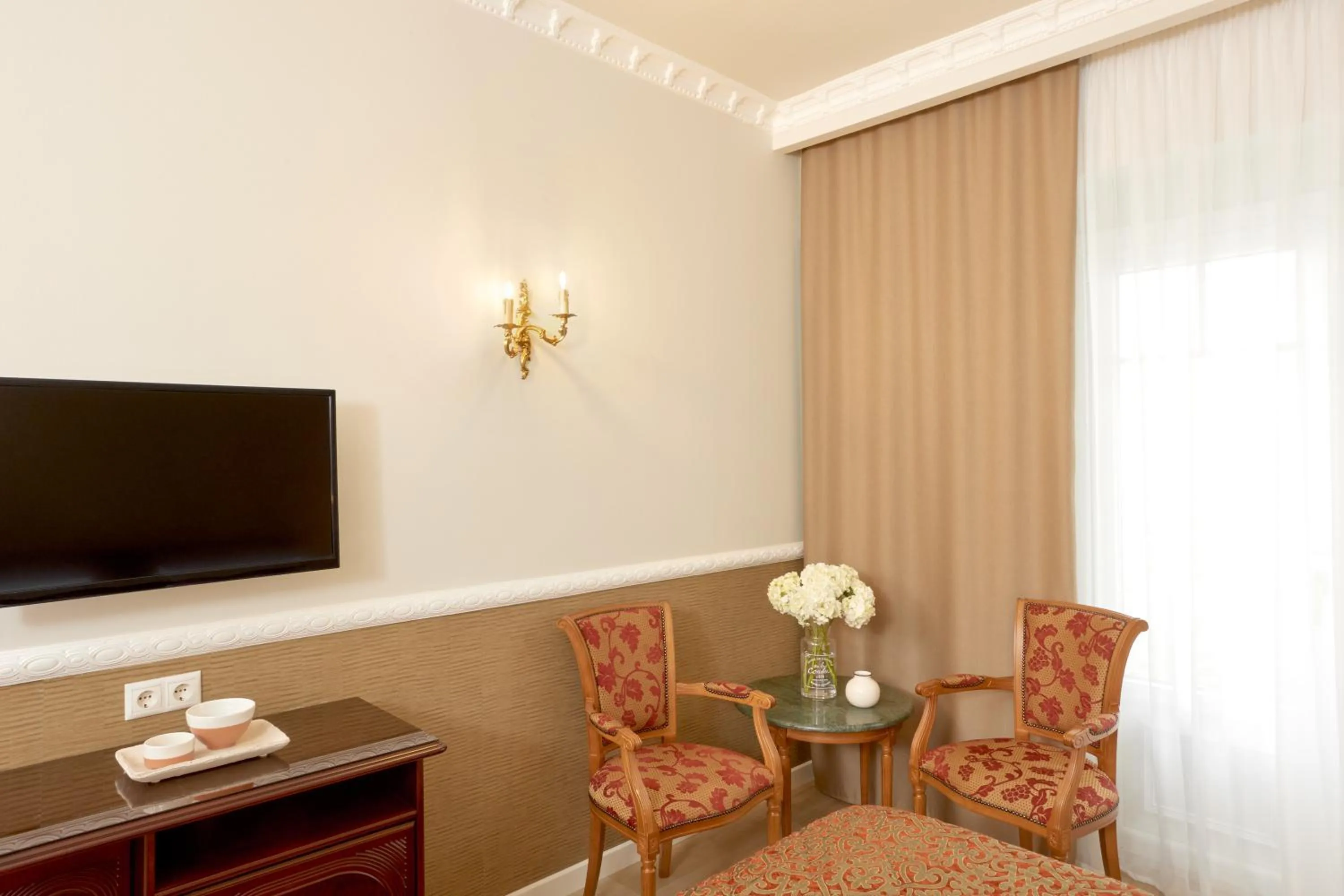 Bedroom in Grand Hotel Palace