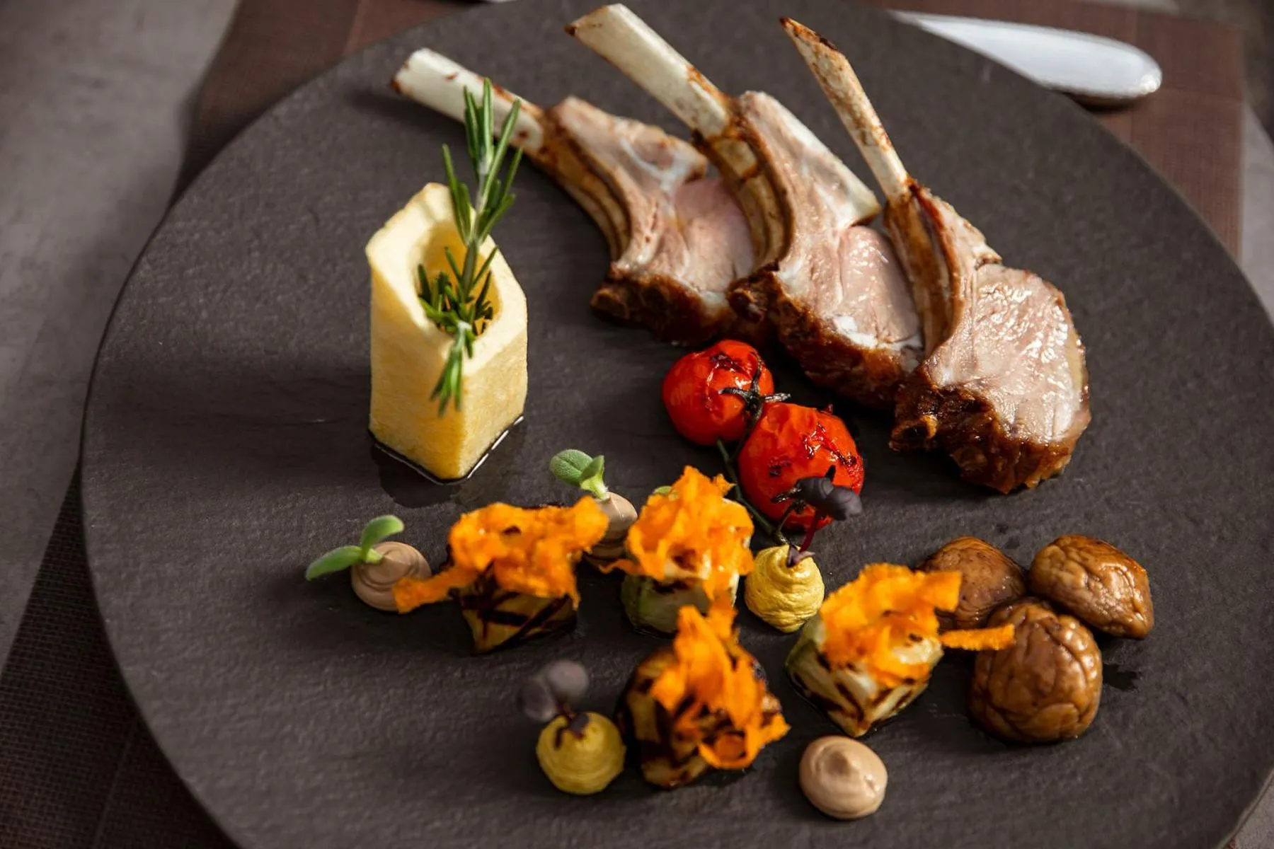 Restaurant/places to eat in Grand Hotel Palace