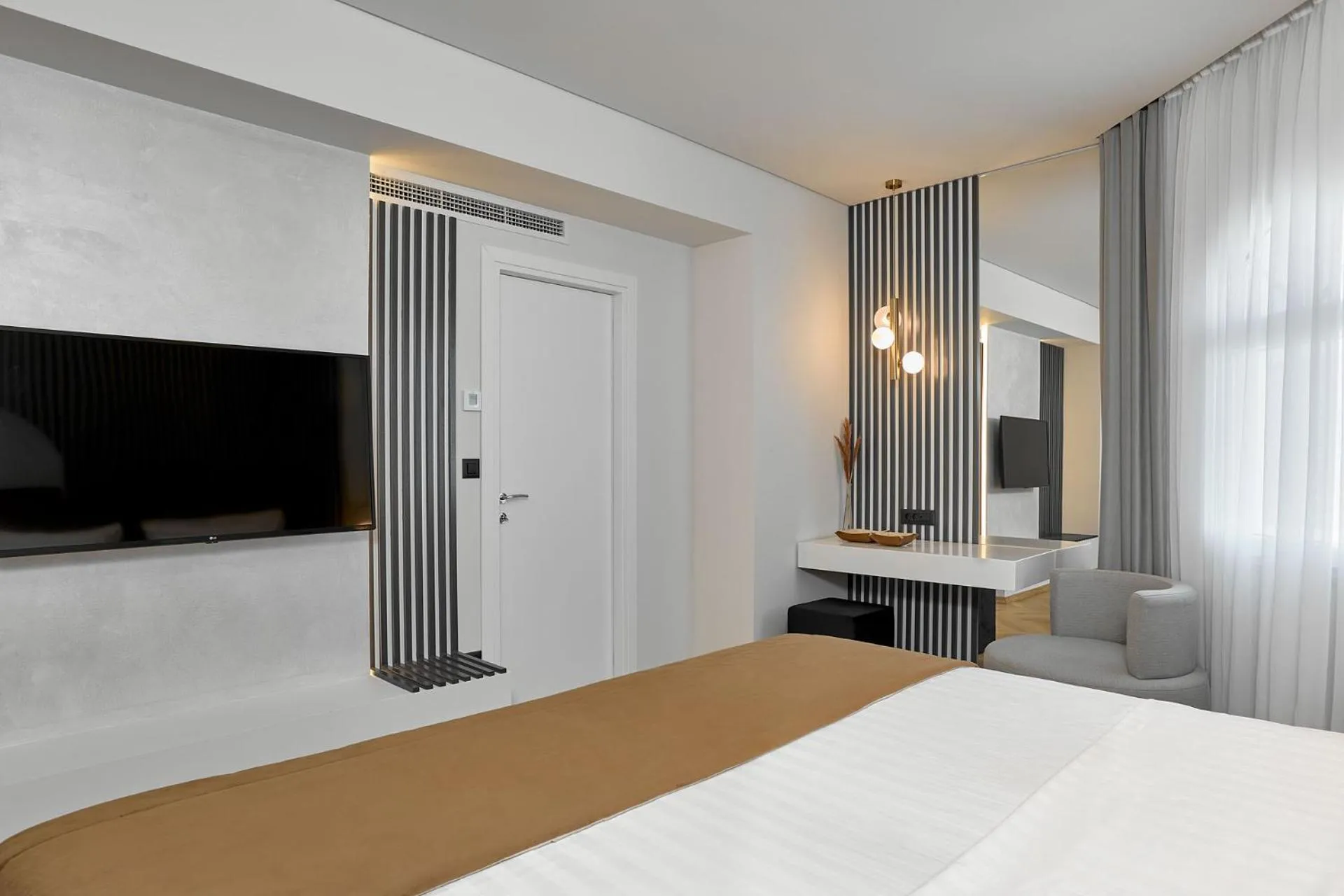 Bedroom, Bed in Grand Hotel Palace