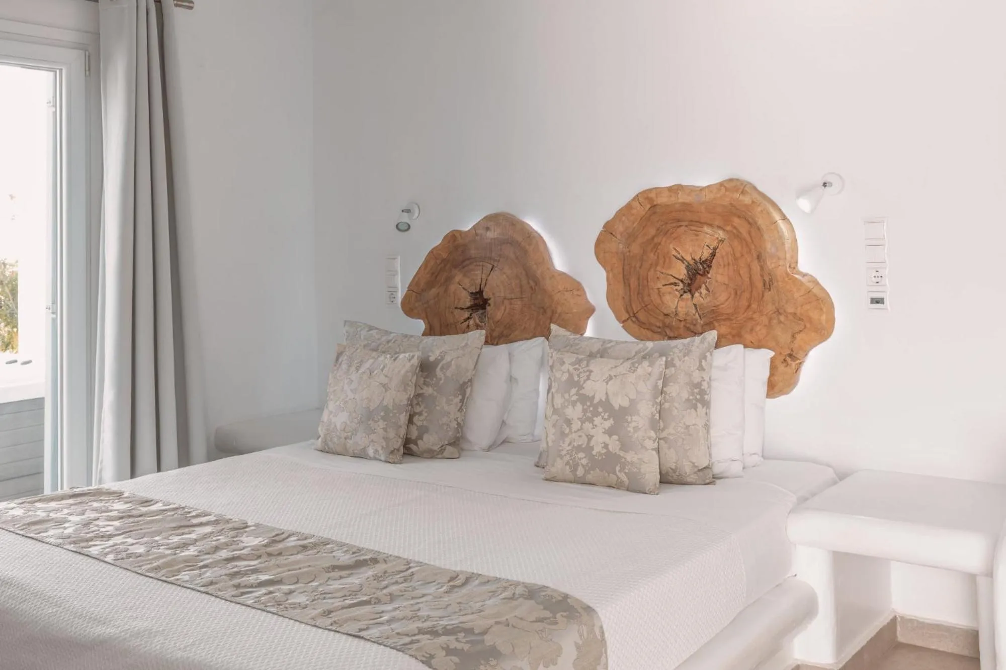 Bed in Villa Konstantin Rooms & Suites