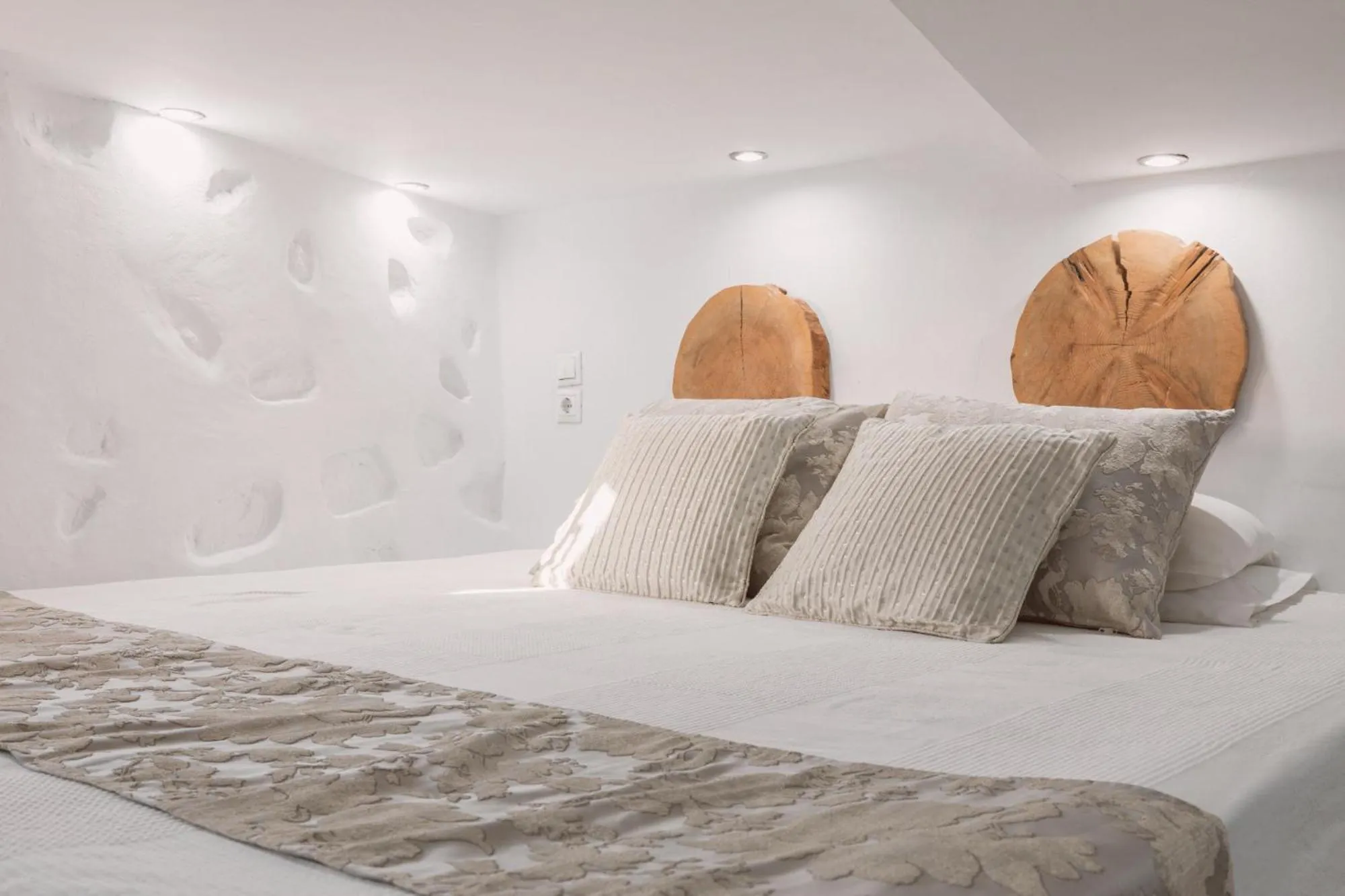 Bed in Villa Konstantin Rooms & Suites