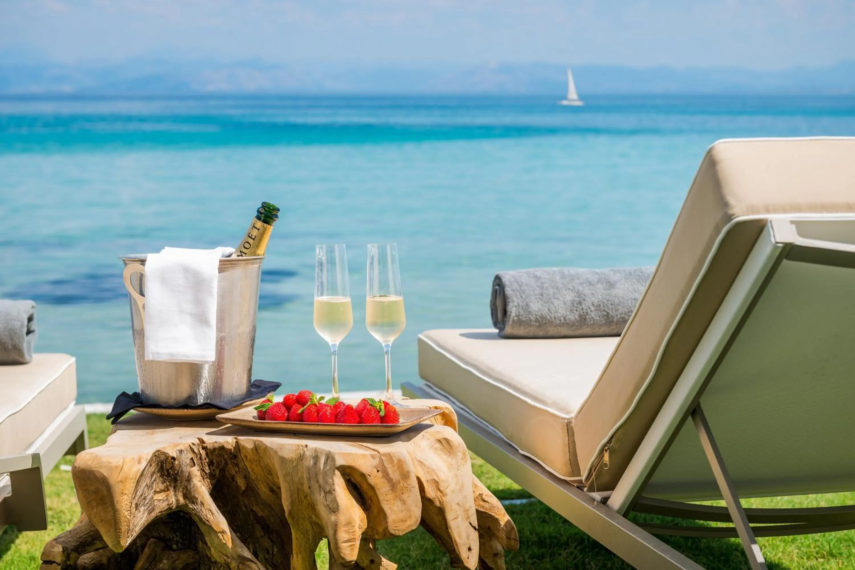 Lounge or bar in Domes Miramare, a Luxury Collection Resort, Corfu - Adults Only