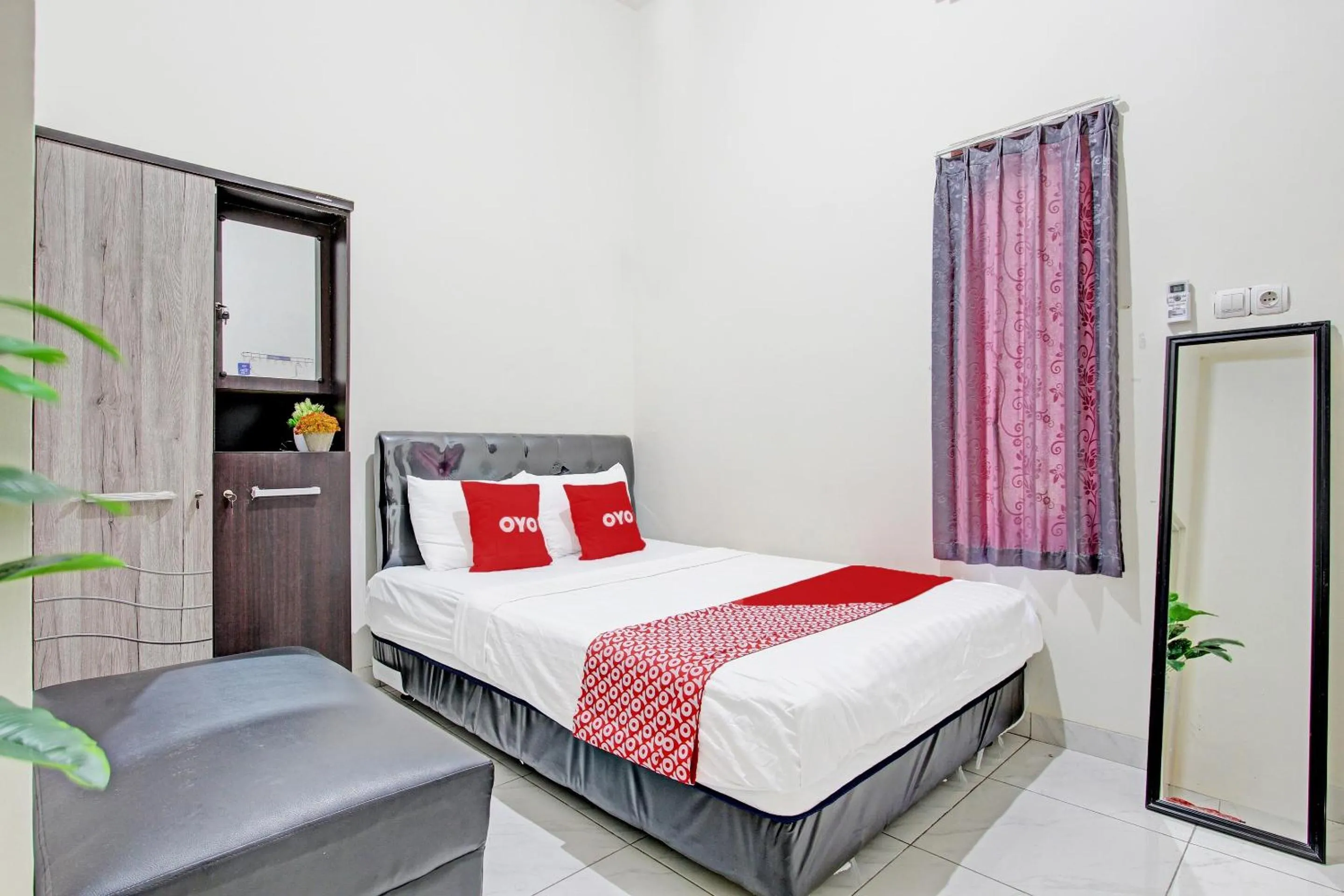 Bedroom, Bed in OYO Life 92184 Mr Brown Homestay