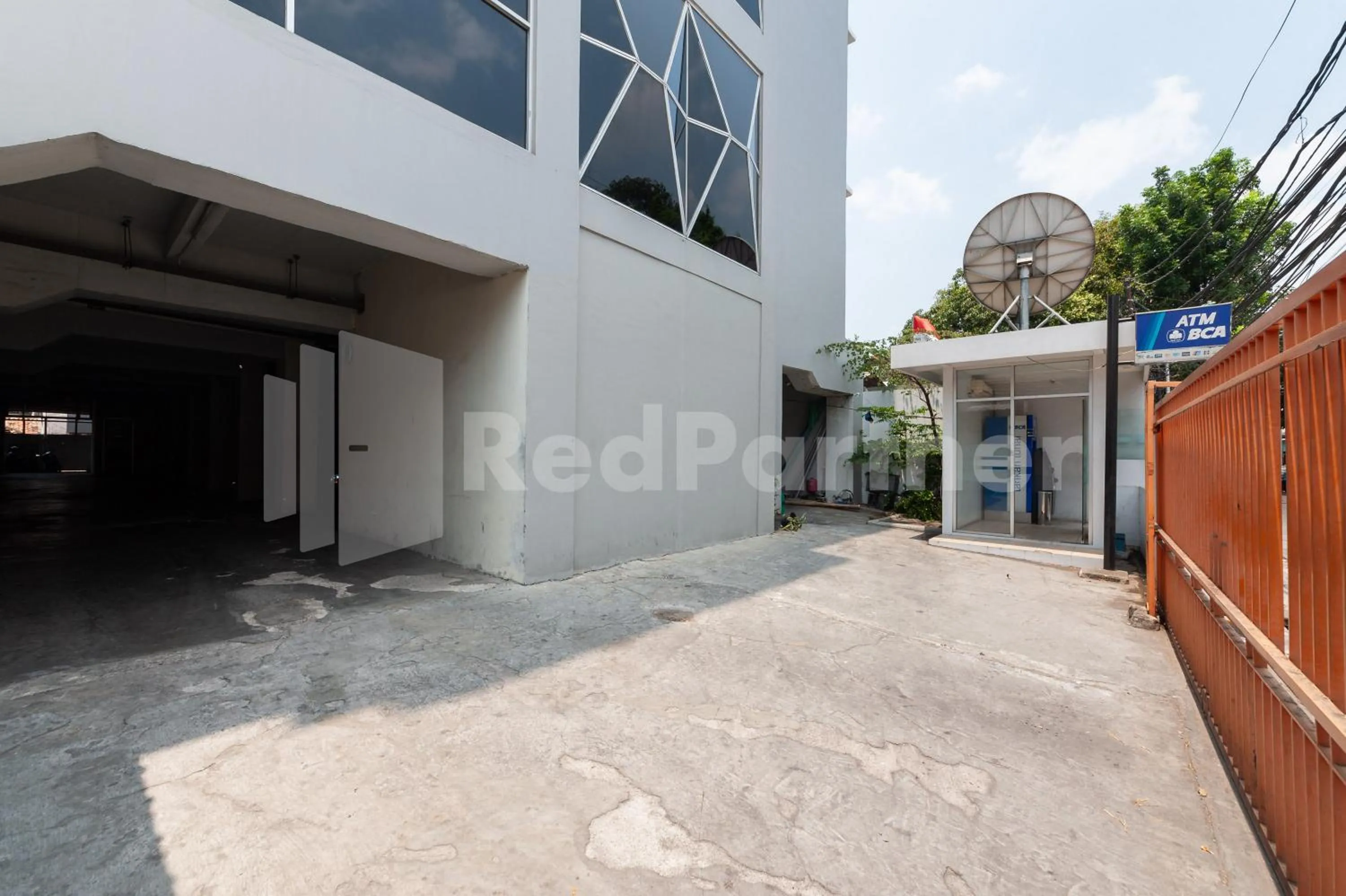 Property building in Orange Garden 47 Mitra RedDoorz