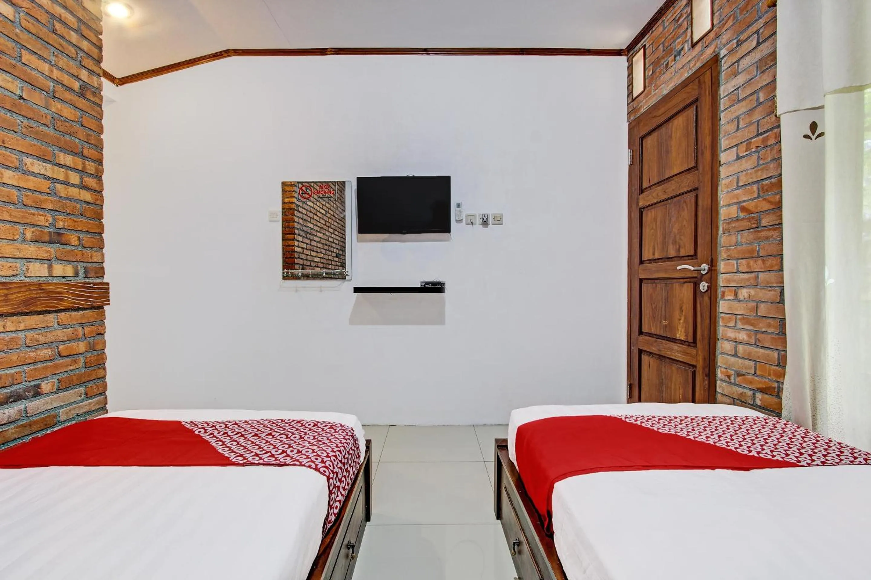 Bedroom, Bed in Hotel O Nayo Homestay Syariah