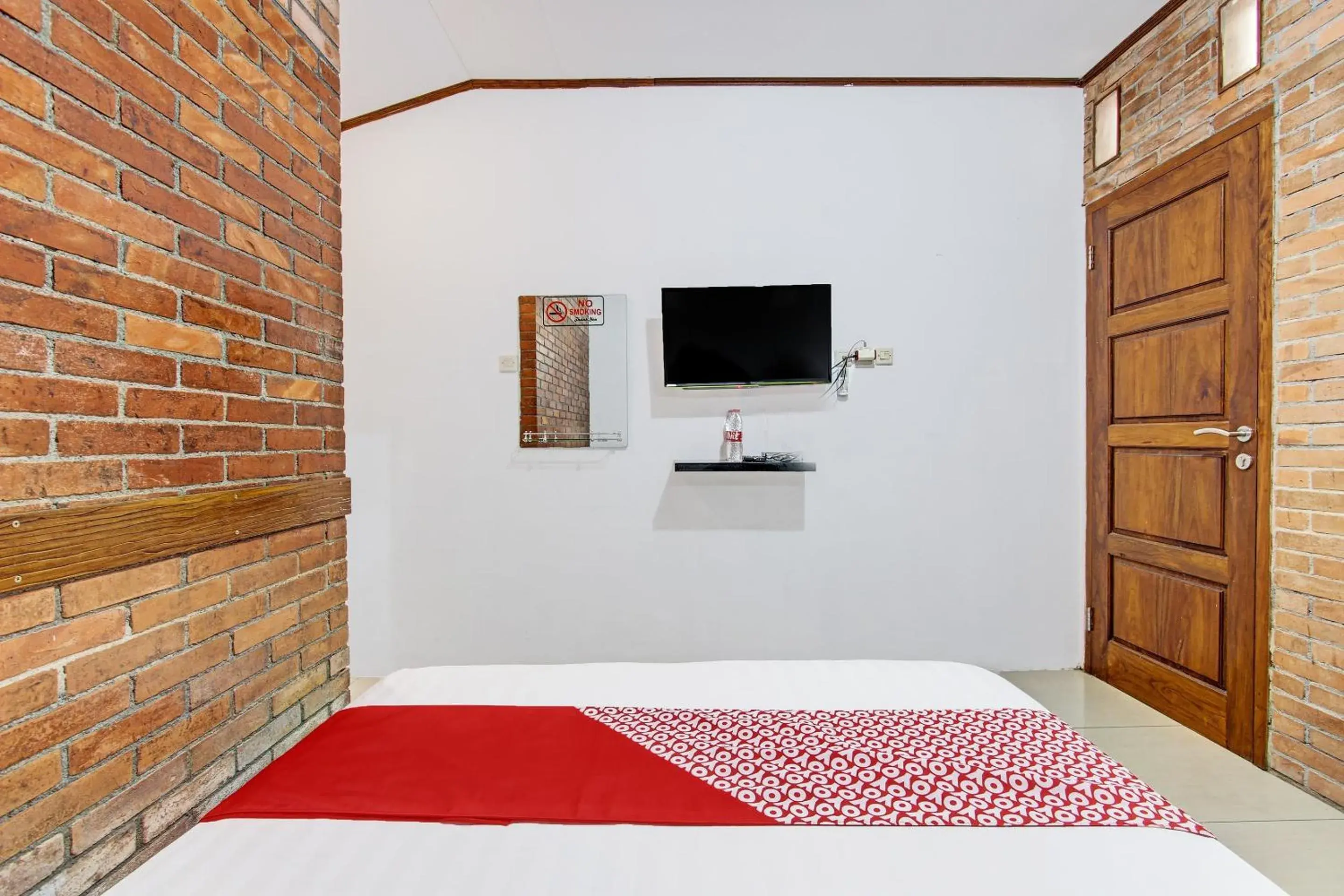 Bedroom, Bed in Hotel O Nayo Homestay Syariah Bedroom, Bed in Hotel O Nayo Homestay Syariah