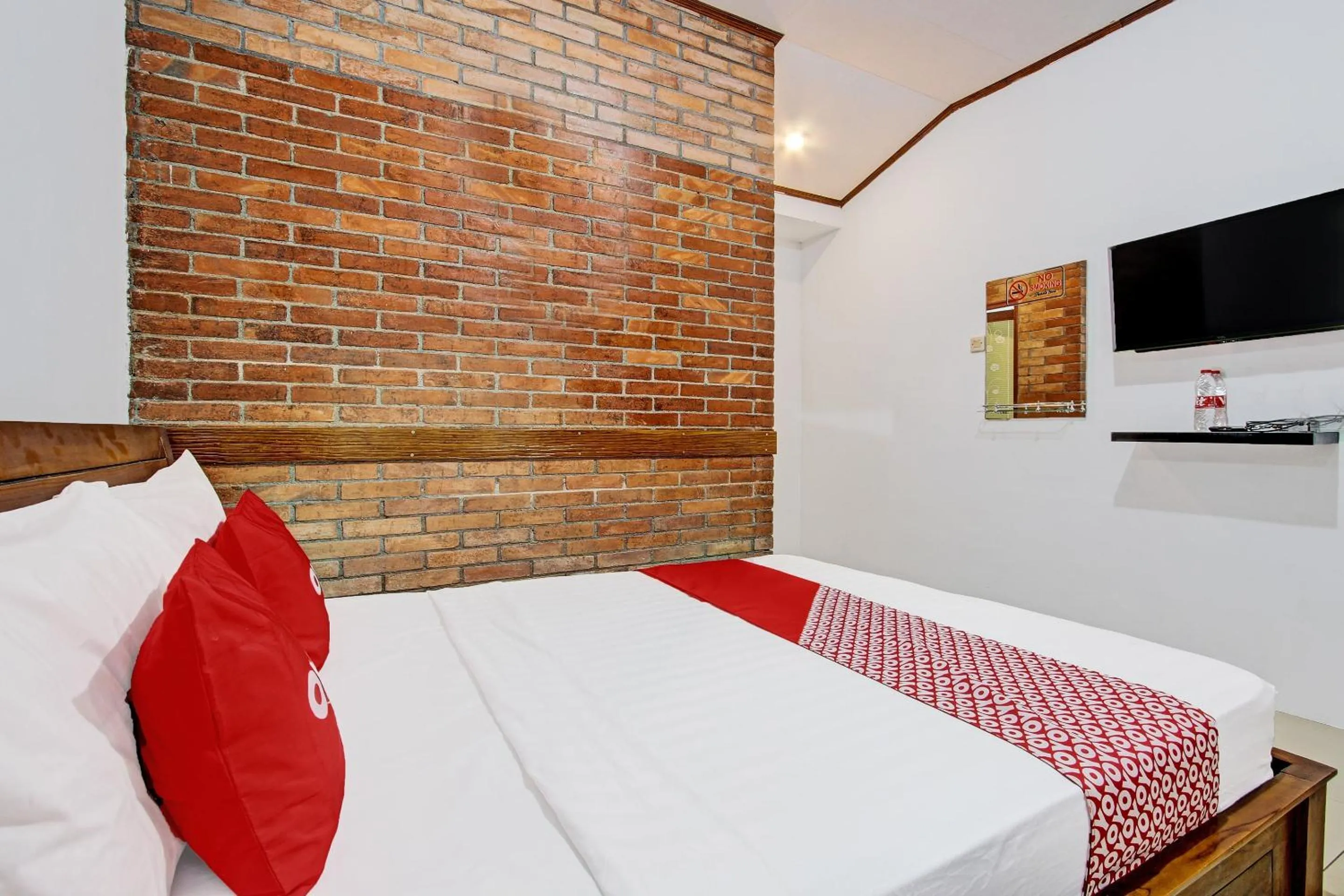 Bedroom, Bed in Hotel O Nayo Homestay Syariah