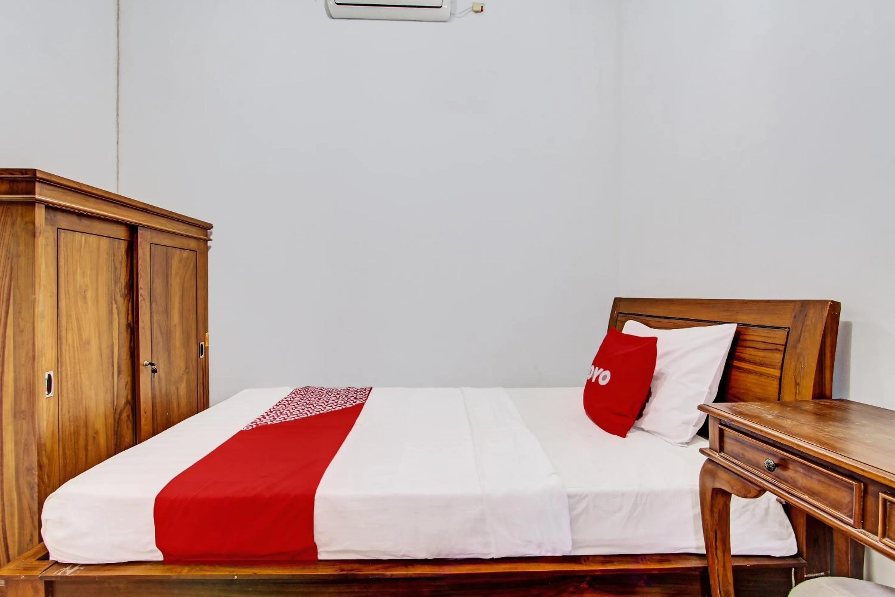 Bedroom, Bed in Hotel O Nayo Homestay Syariah