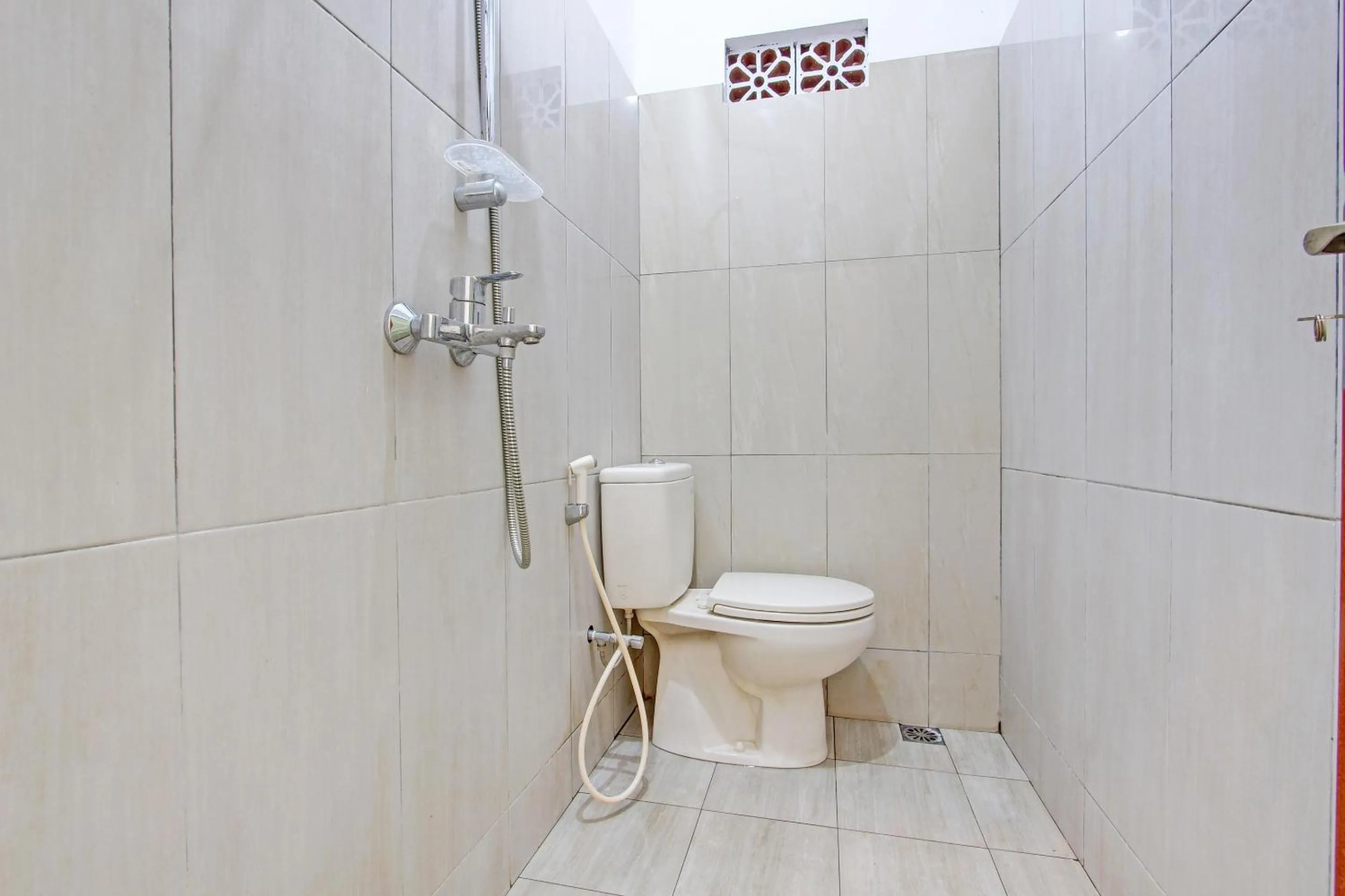 Bathroom in Hotel O Nayo Homestay Syariah