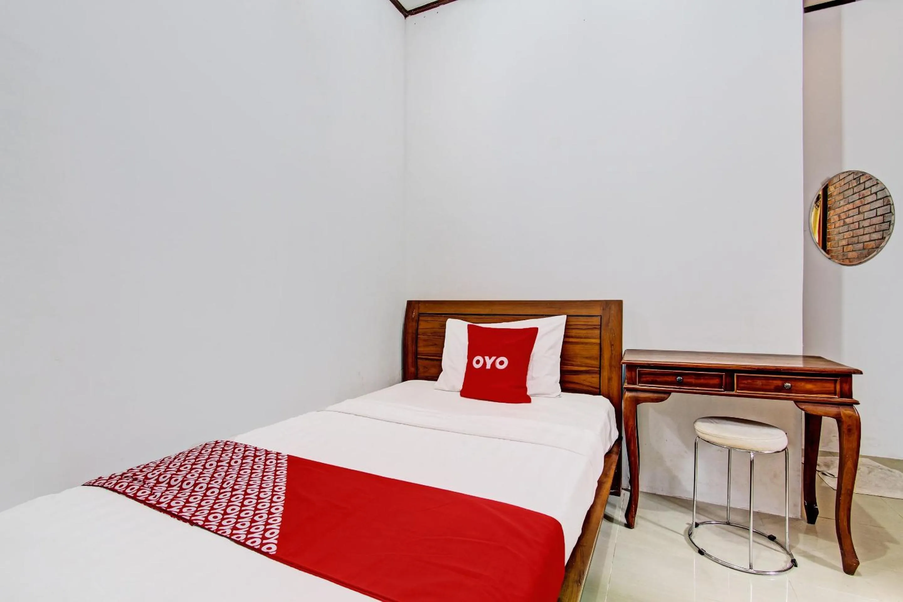 Bedroom, Bed in Hotel O Nayo Homestay Syariah