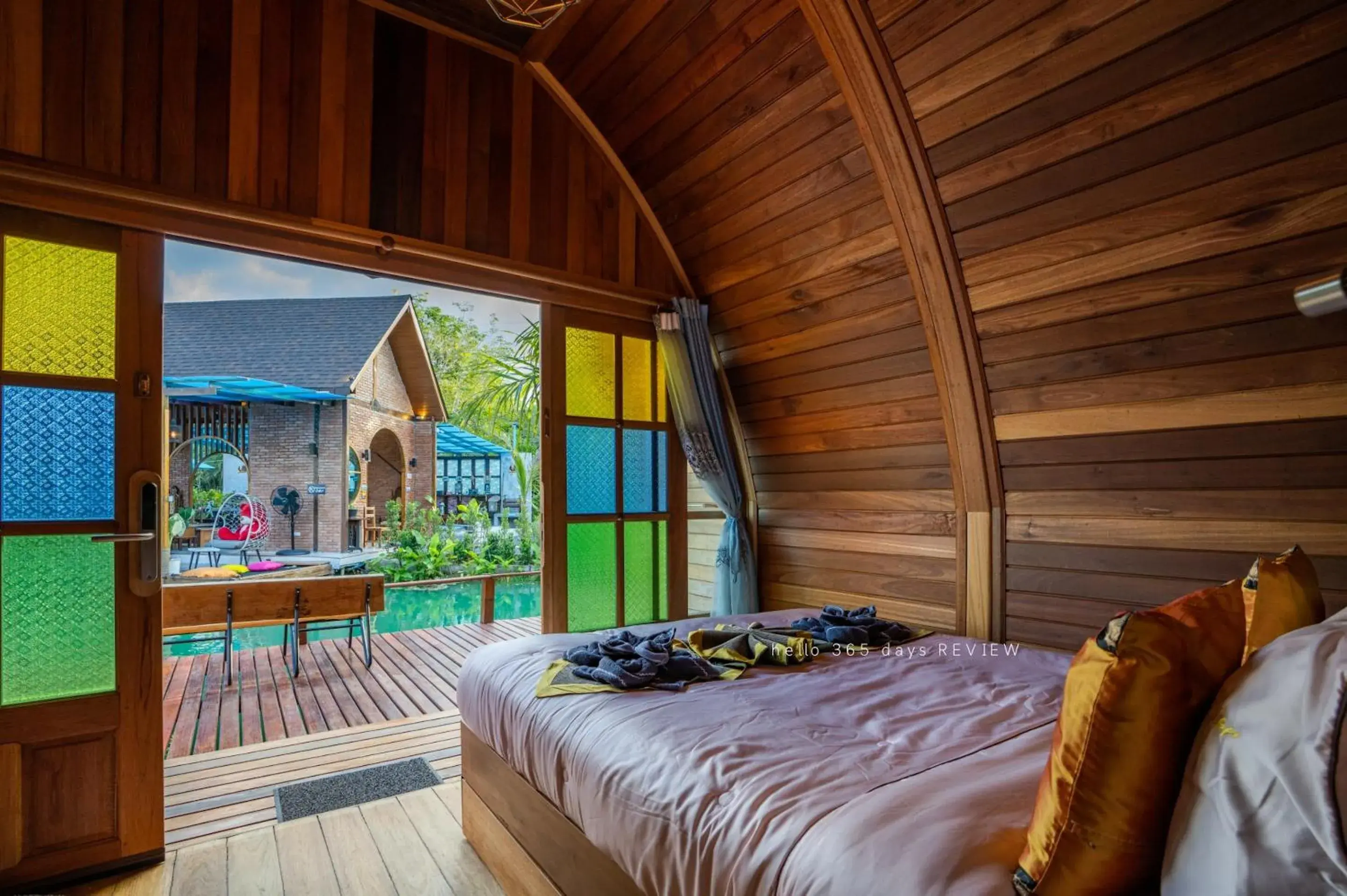 Bed in Plaiphu Pool Villas Bed in Plaiphu Pool Villas