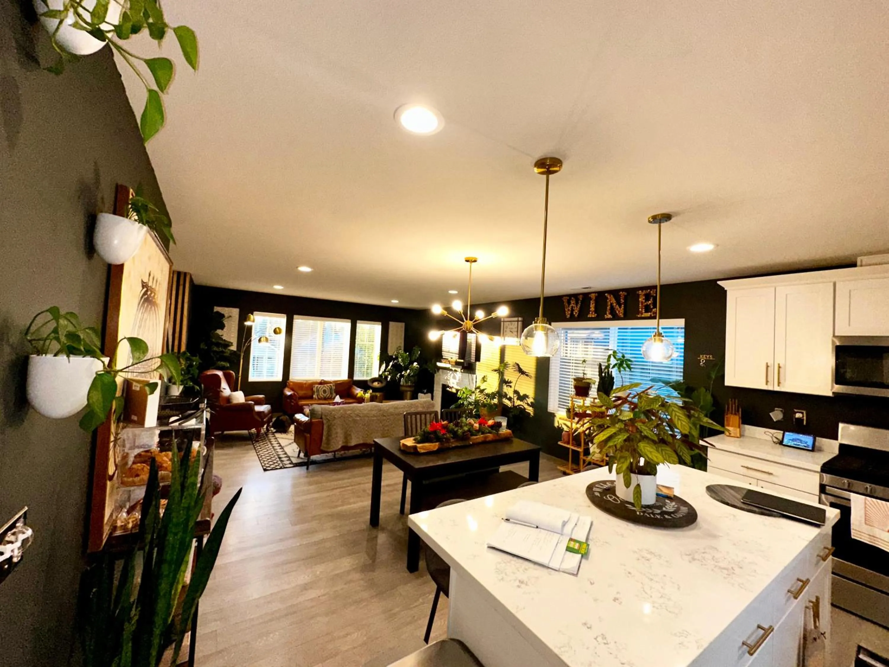 Kitchen or kitchenette in Central Tacoma Homestay with breakfast included -private room-