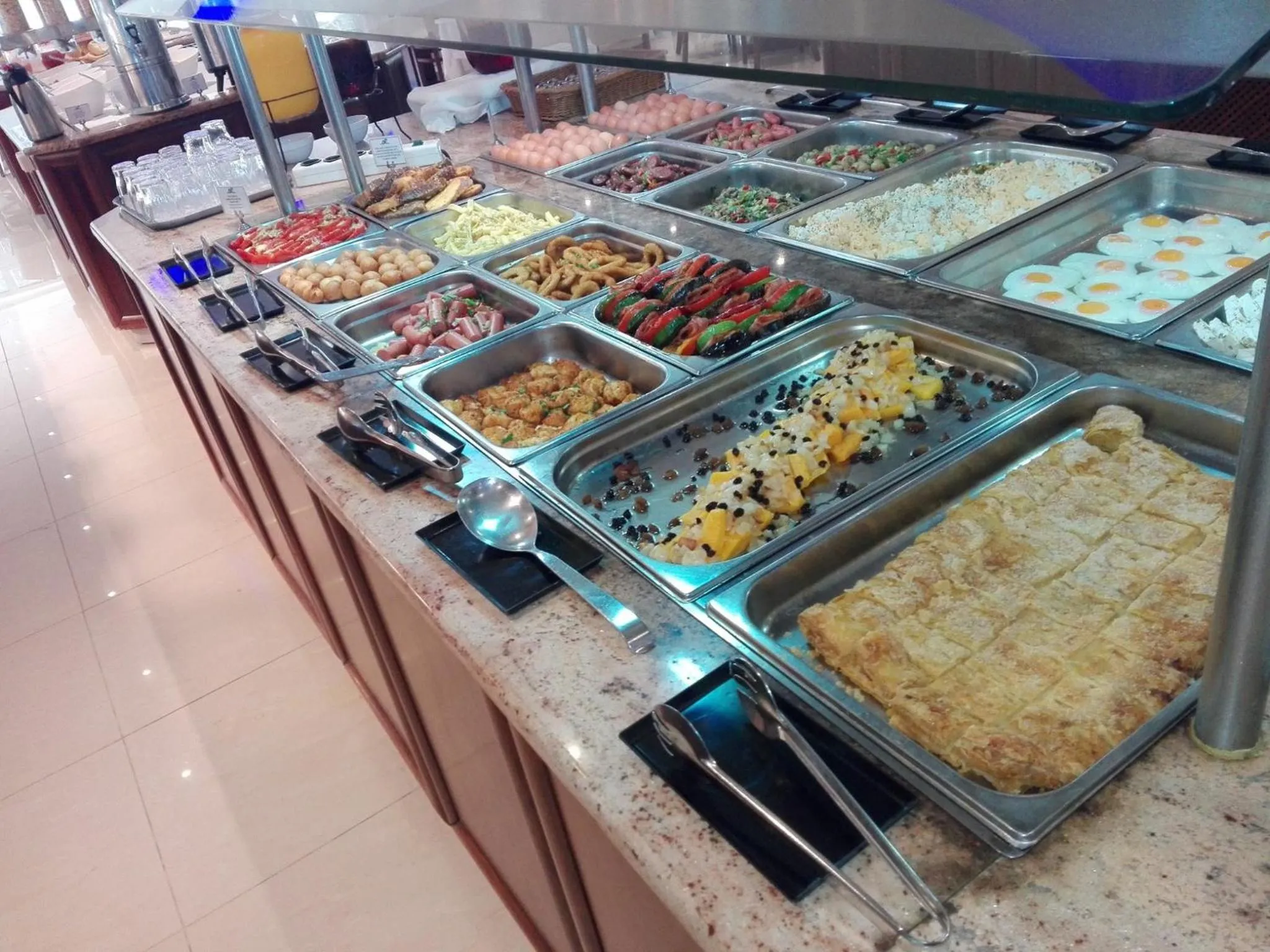 Food and drinks in Lydia Maris Resort & Spa