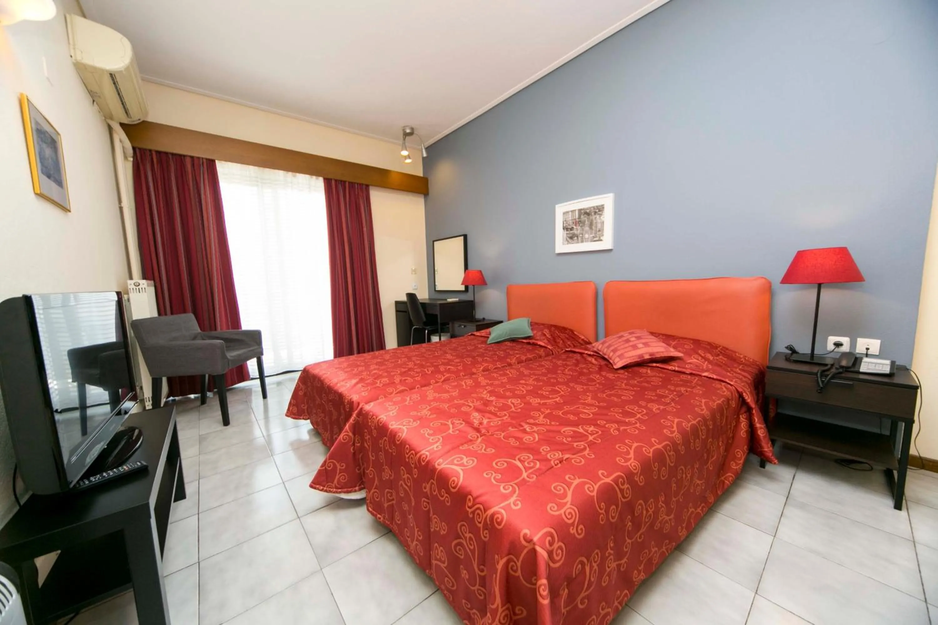 Bed in Apartment Hotel Athina