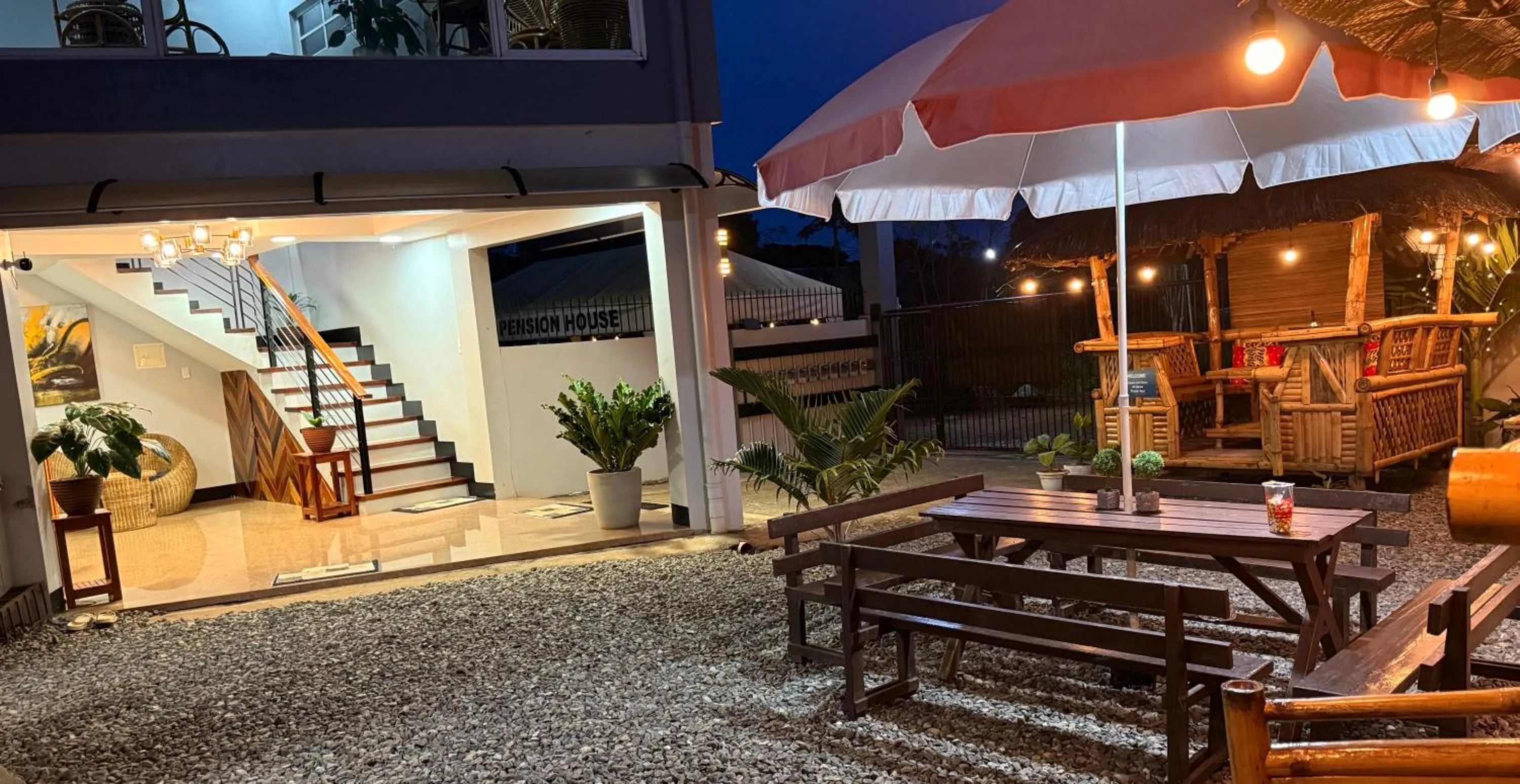 Mongki's Pensionhouse