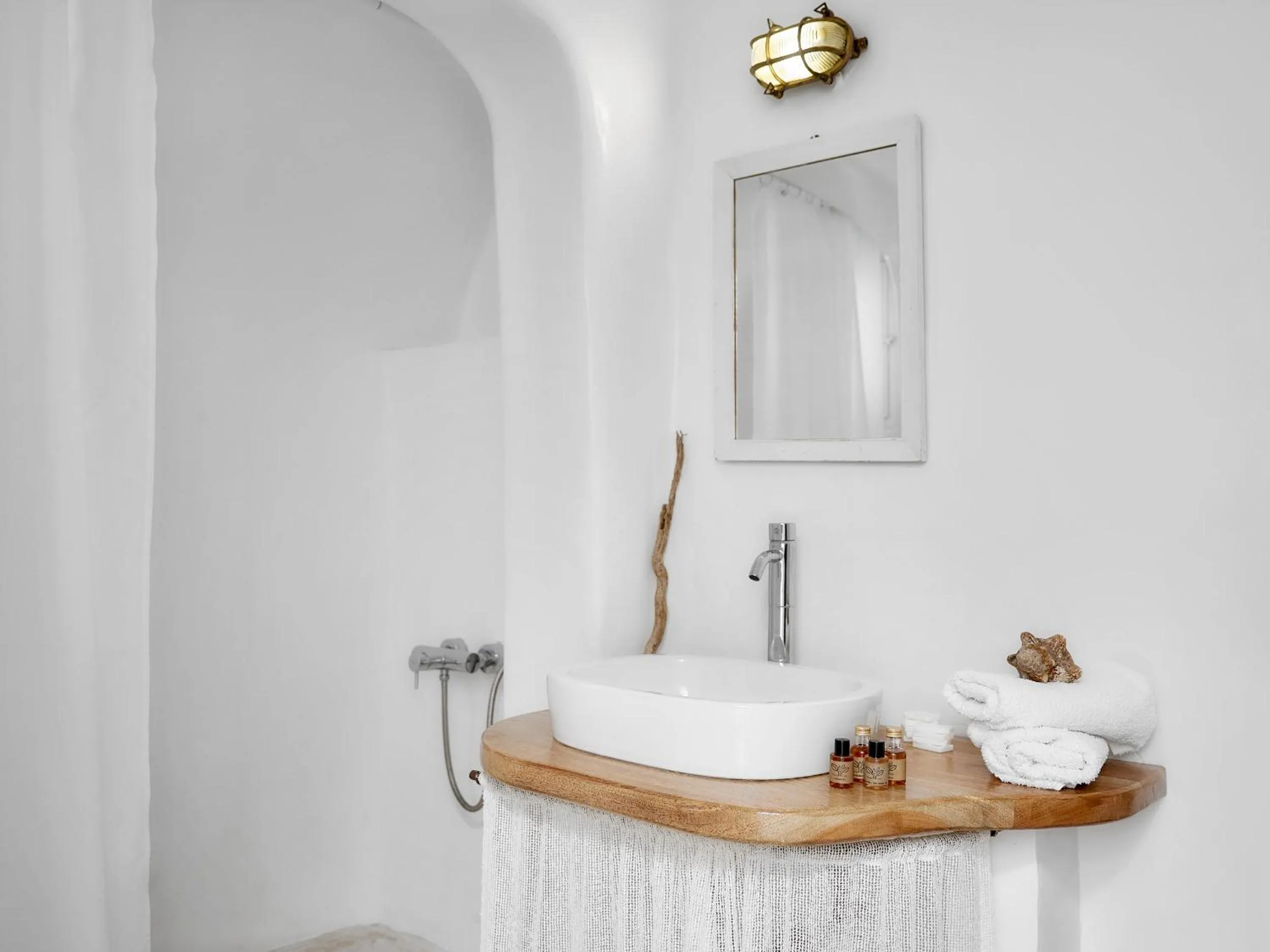 Shower in Finikia Memories Hotel