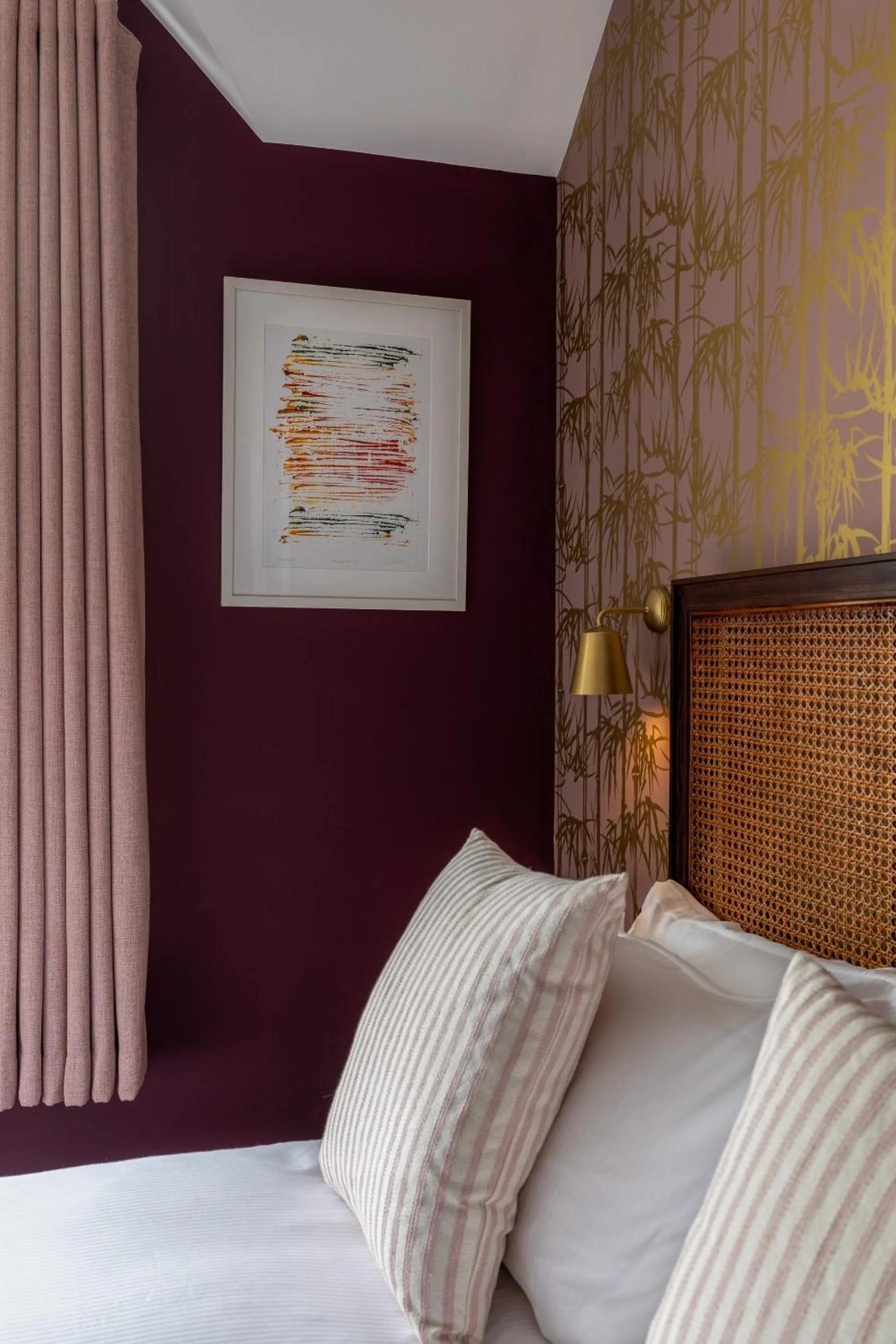 Bedroom in The White Hart Wadhurst