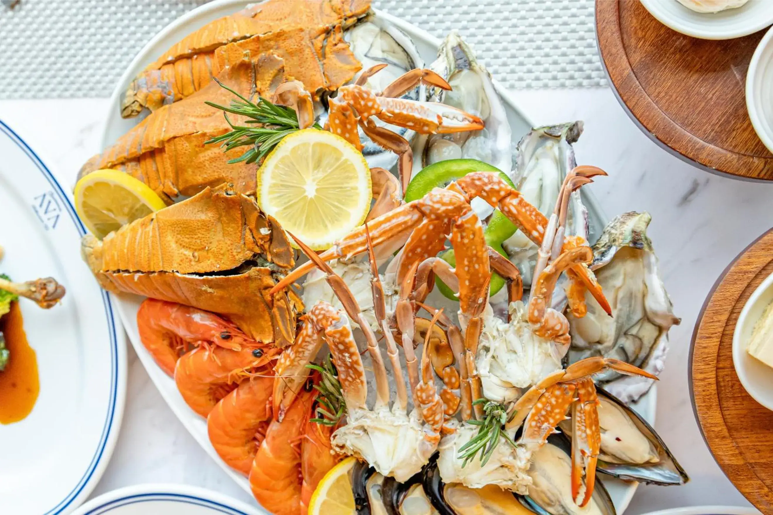 Restaurant/places to eat in InterContinental Bangkok Sukhumvit by IHG Restaurant/places to eat in InterContinental Bangkok Sukhumvit by IHG