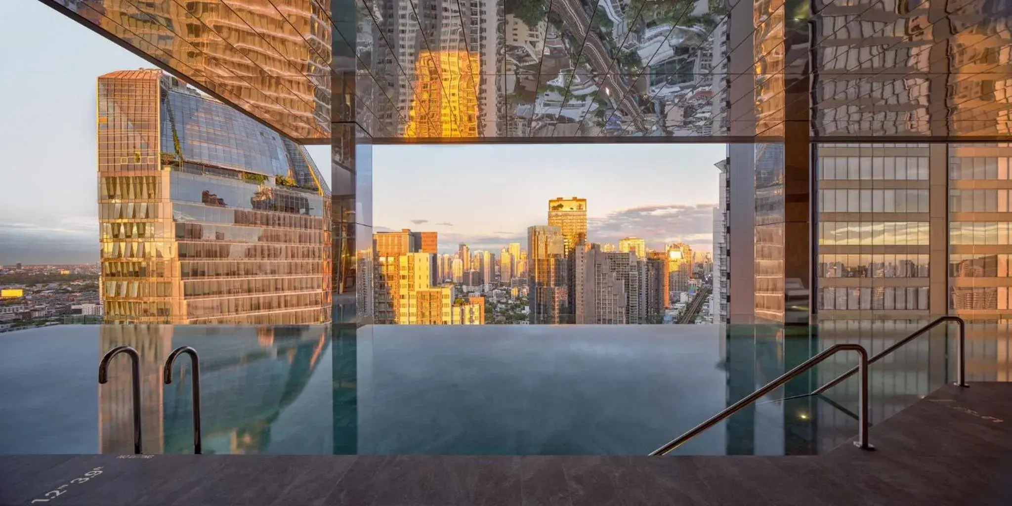 Swimming pool in InterContinental Bangkok Sukhumvit by IHG Swimming pool in InterContinental Bangkok Sukhumvit by IHG