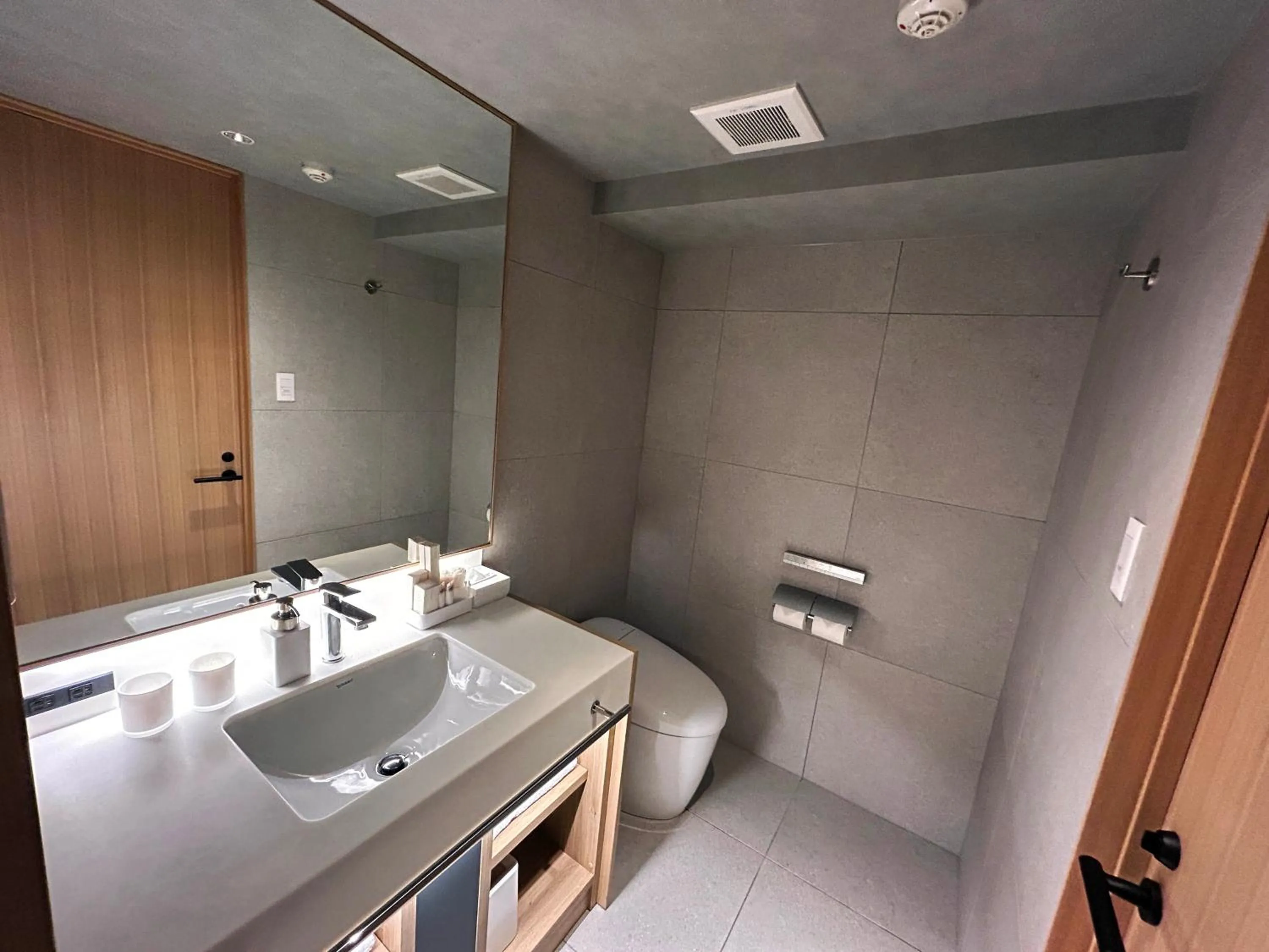 Toilet in Miru Kyoto Gion