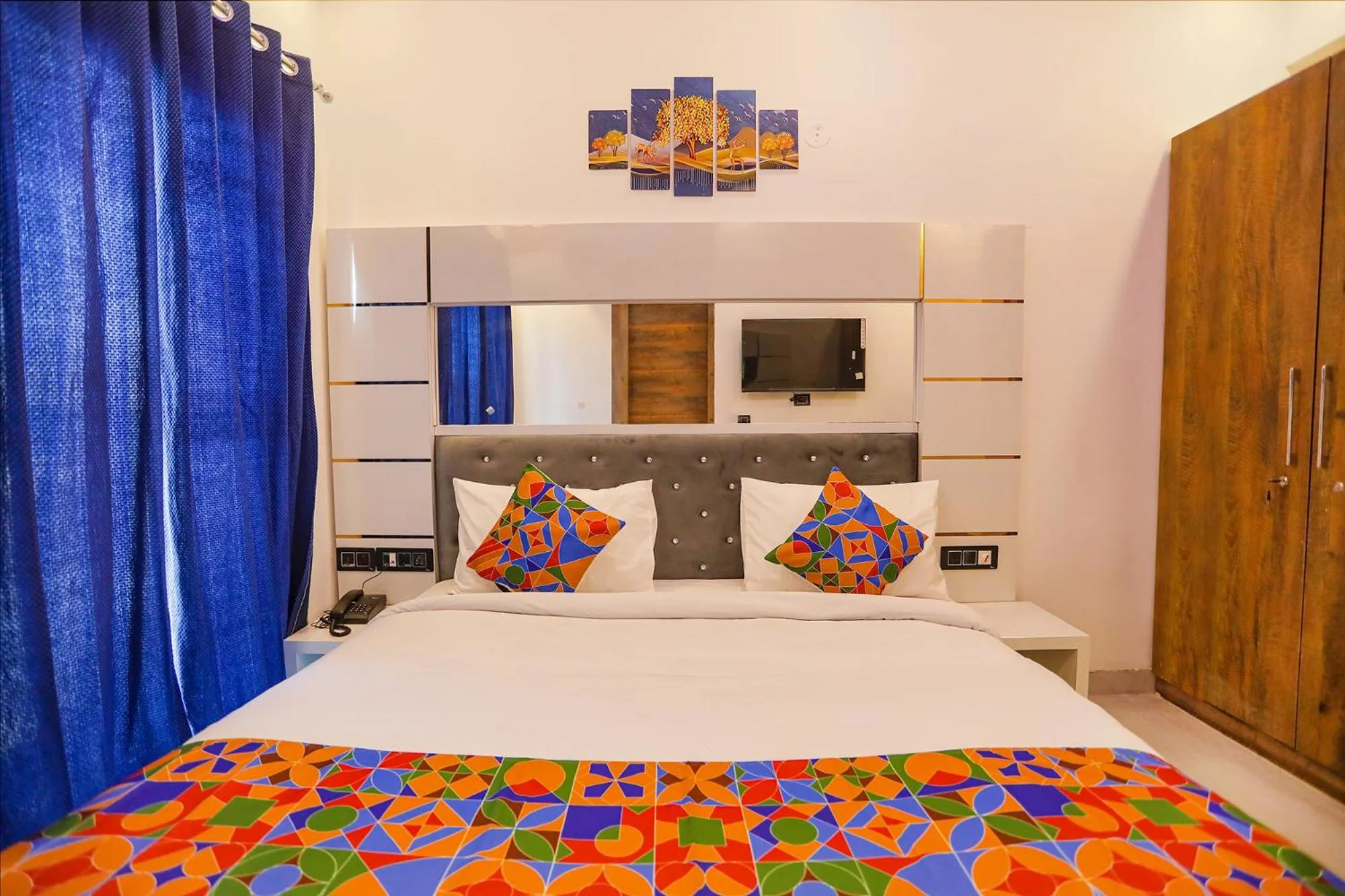 Bed in FabExpress F9 Noida Sector 27