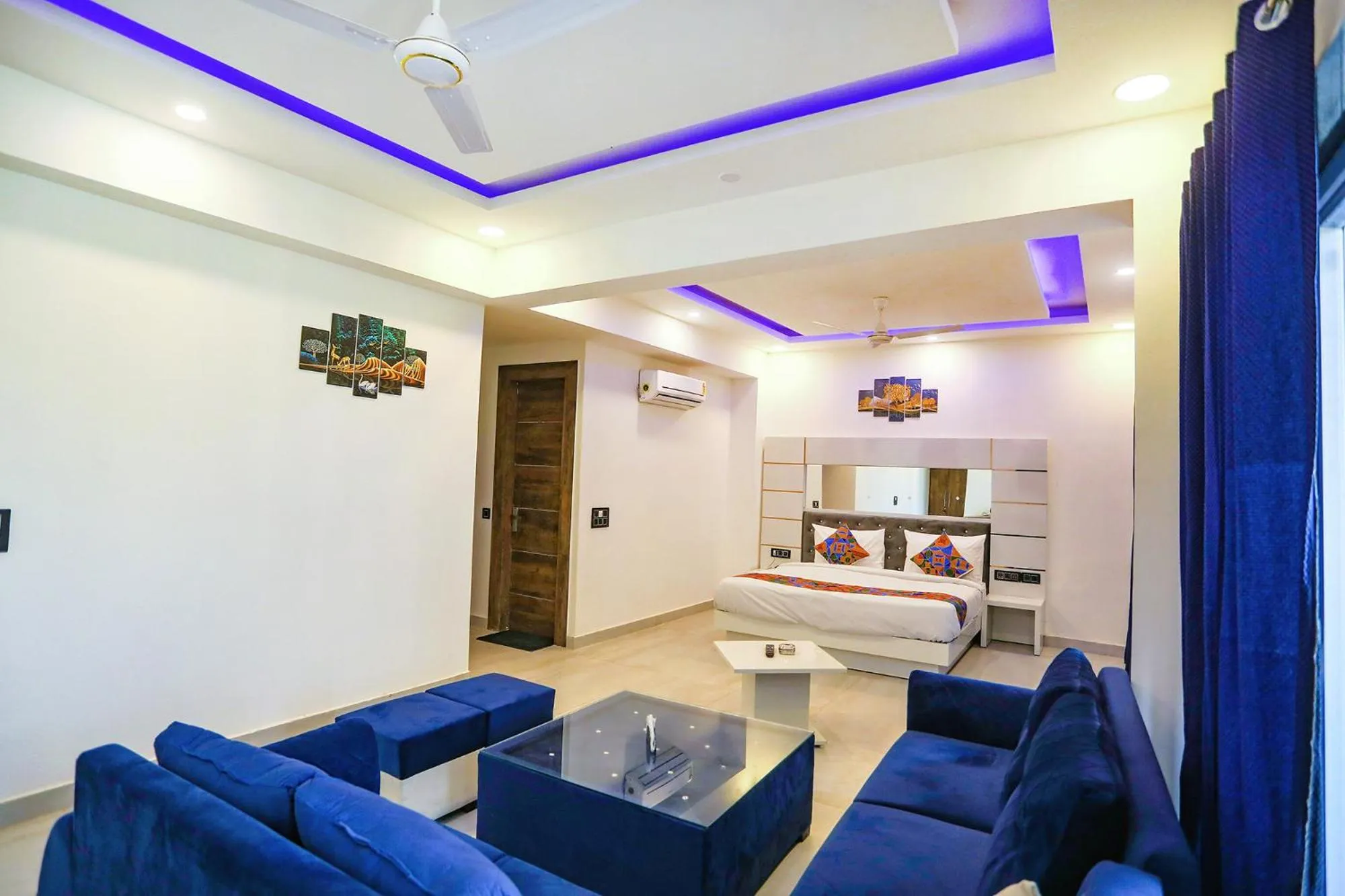 Photo of the whole room in FabExpress F9 Noida Sector 27