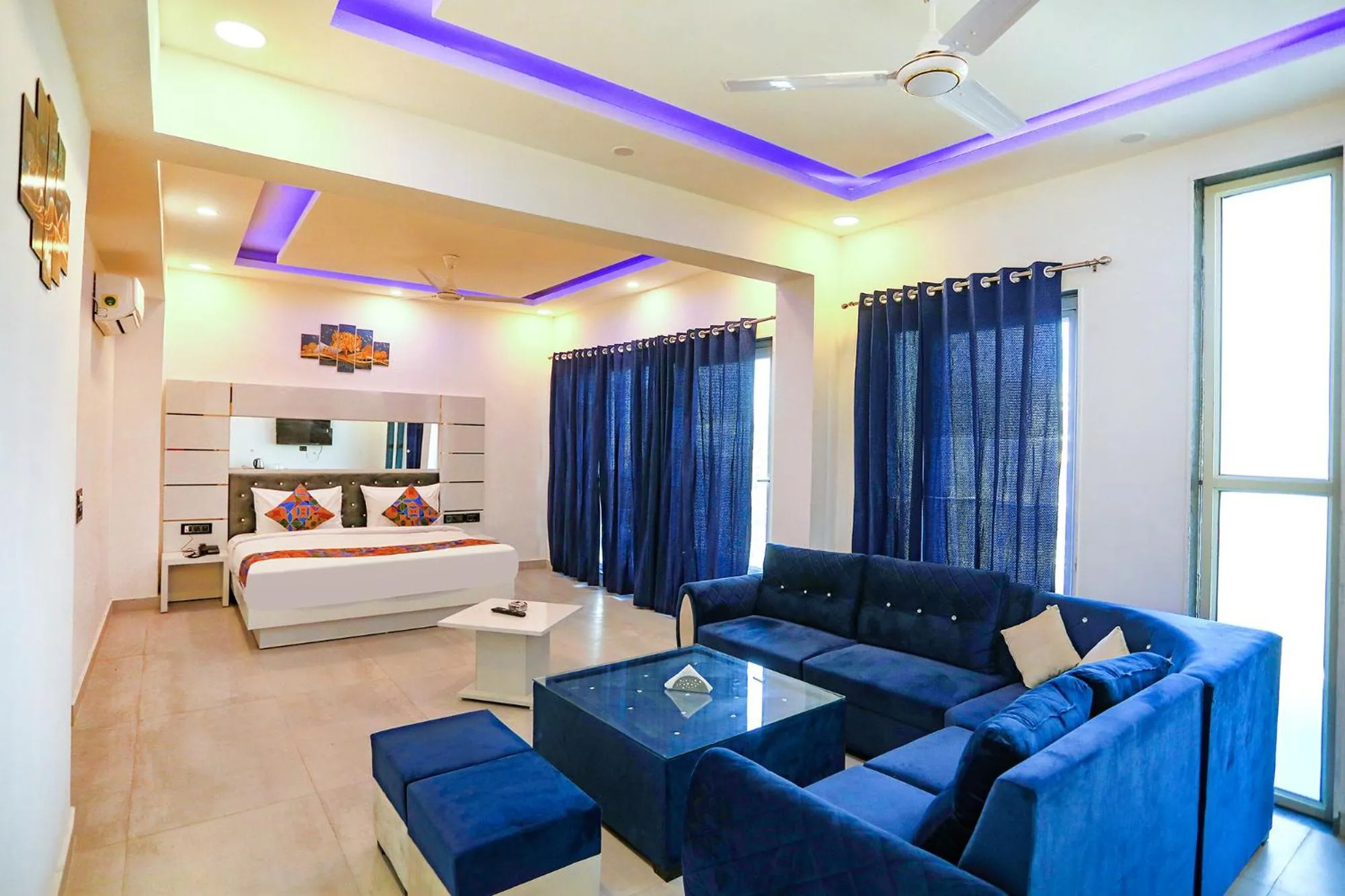 Photo of the whole room in FabExpress F9 Noida Sector 27