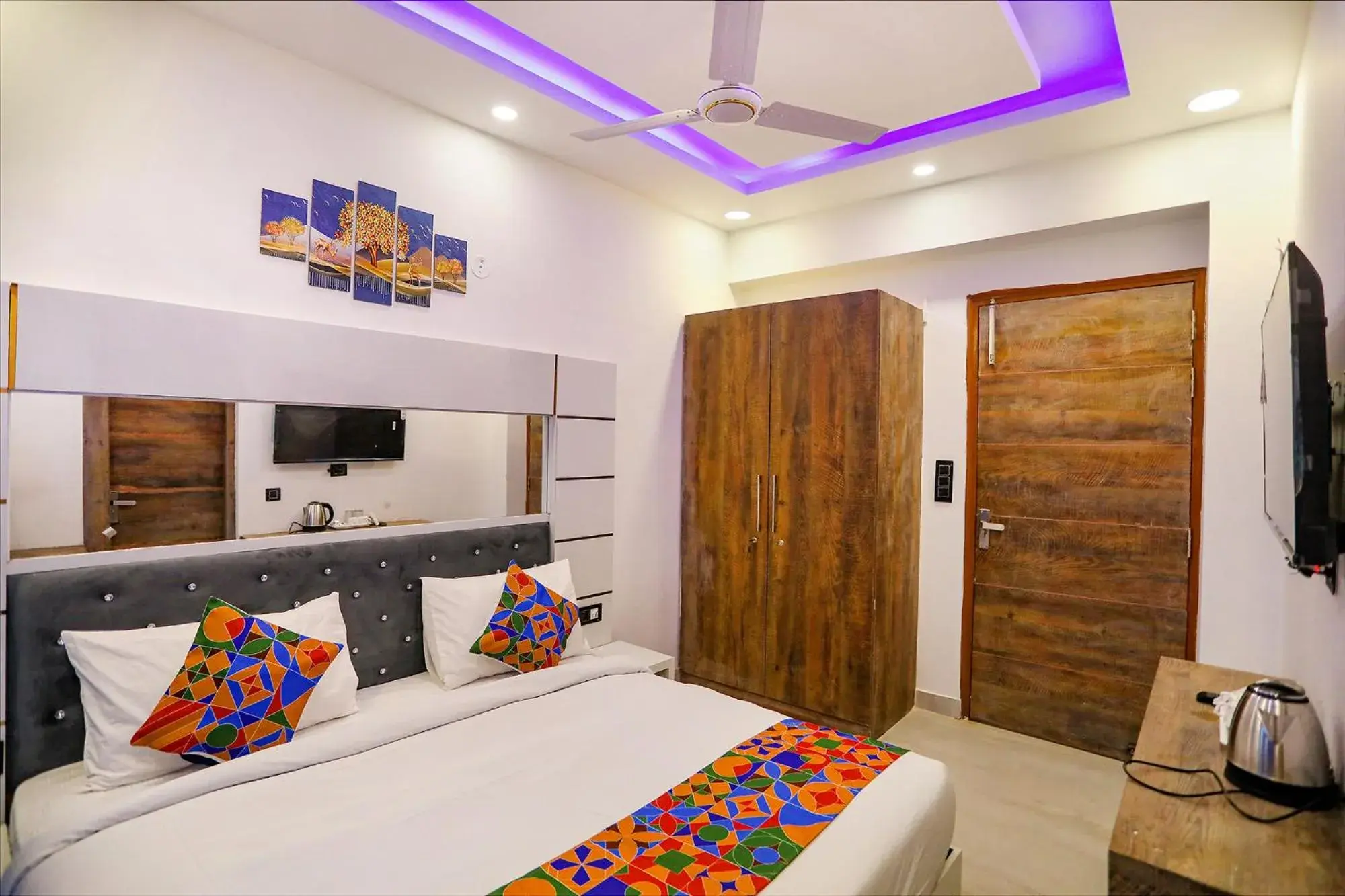 Deluxe Room - single occupancy in FabExpress F9 Noida Sector 27 Deluxe Room - single occupancy in FabExpress F9 Noida Sector 27