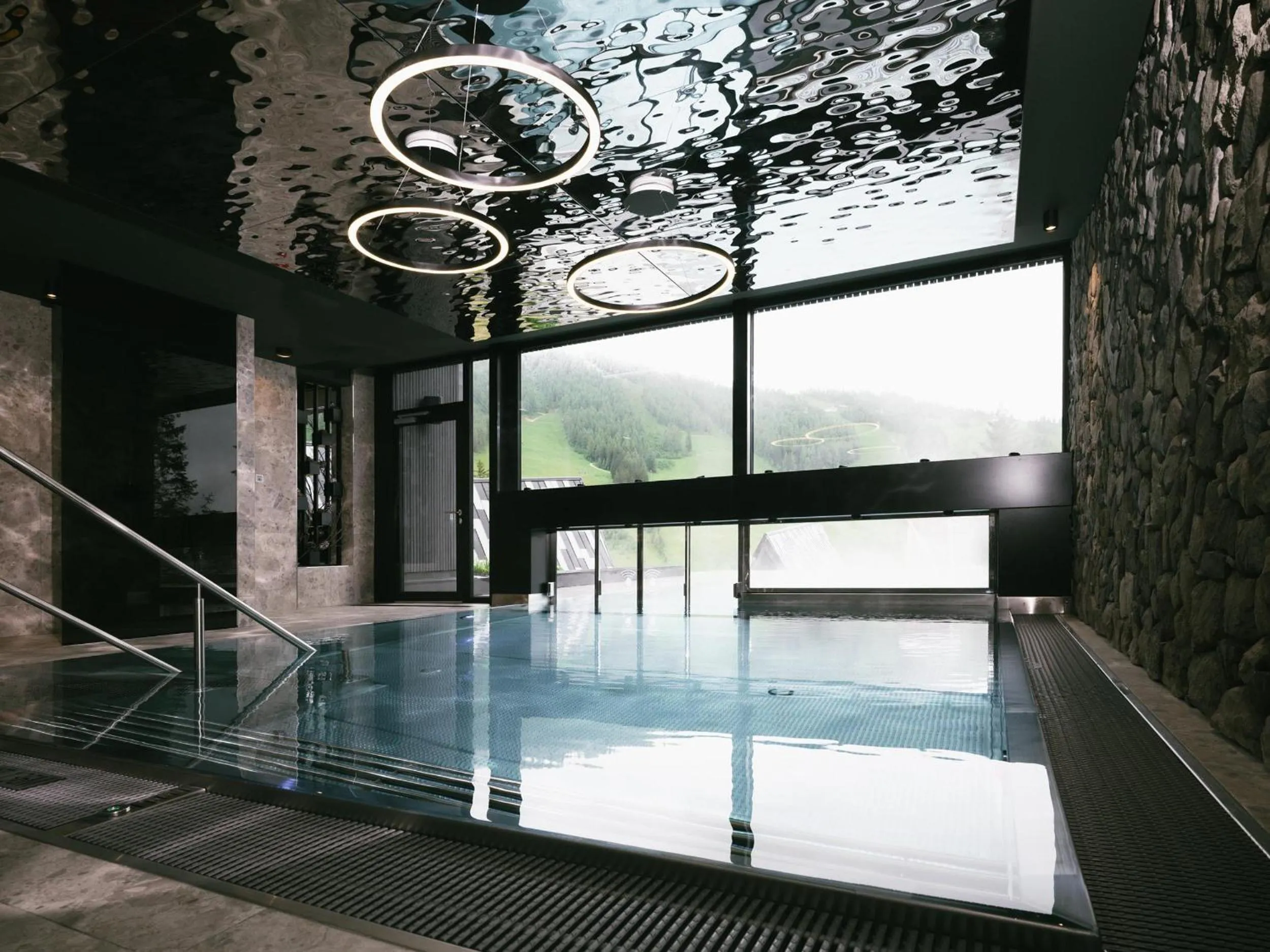 Swimming pool in TRIFORÊT alpin resort