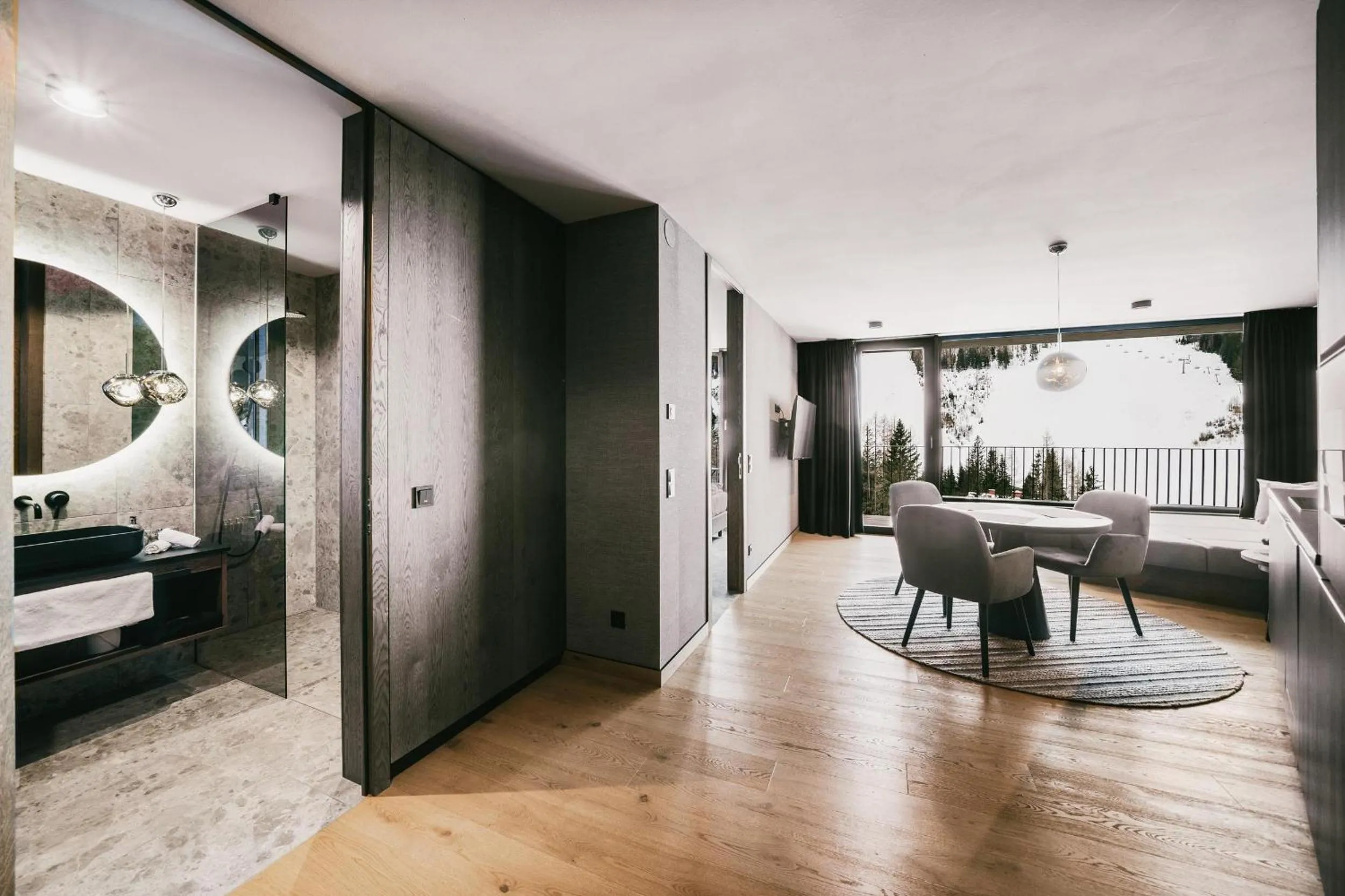 Photo of the whole room, Bed in TRIFORÊT alpin resort