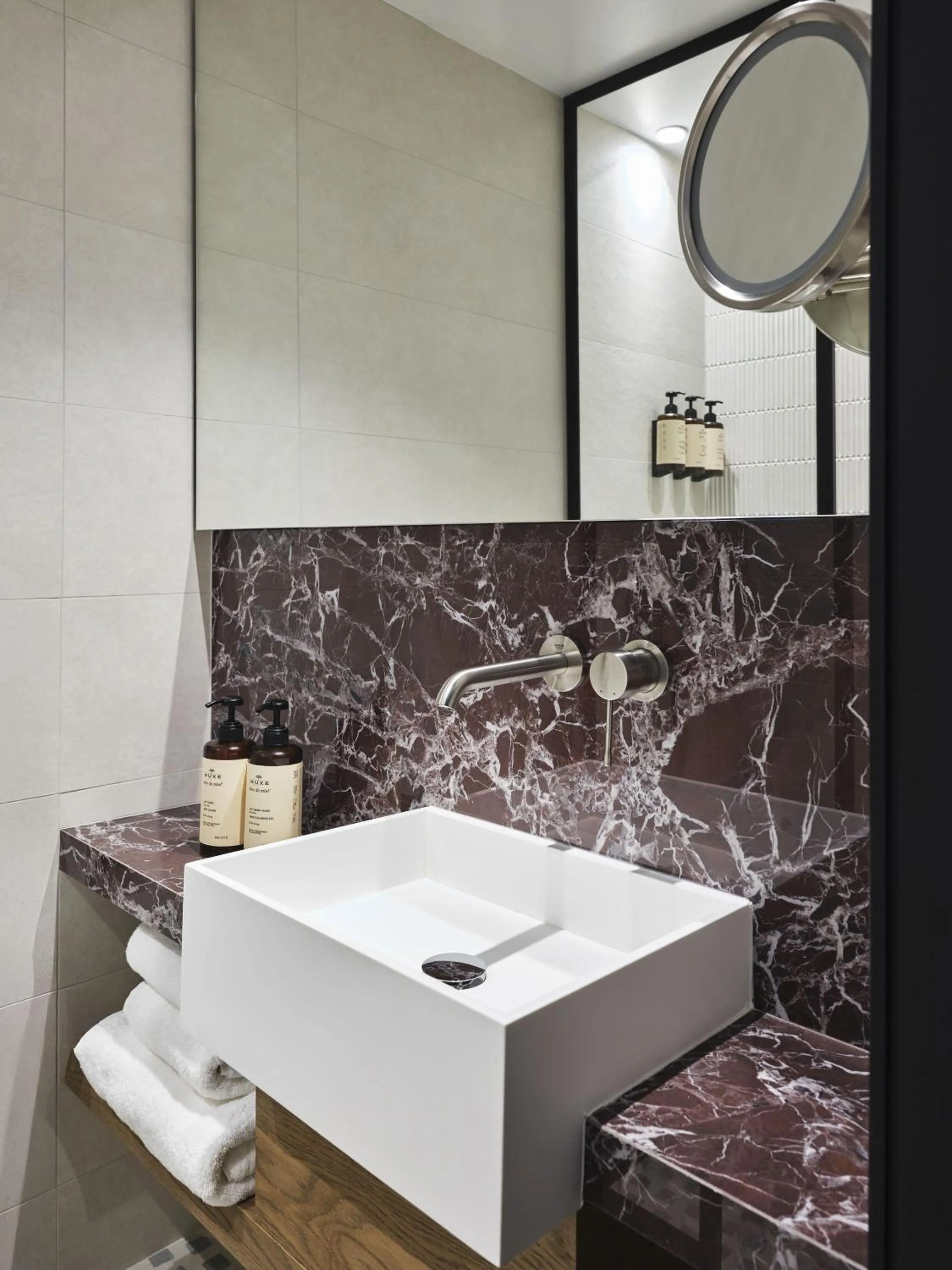 Bathroom in Electra Rhythm Athens