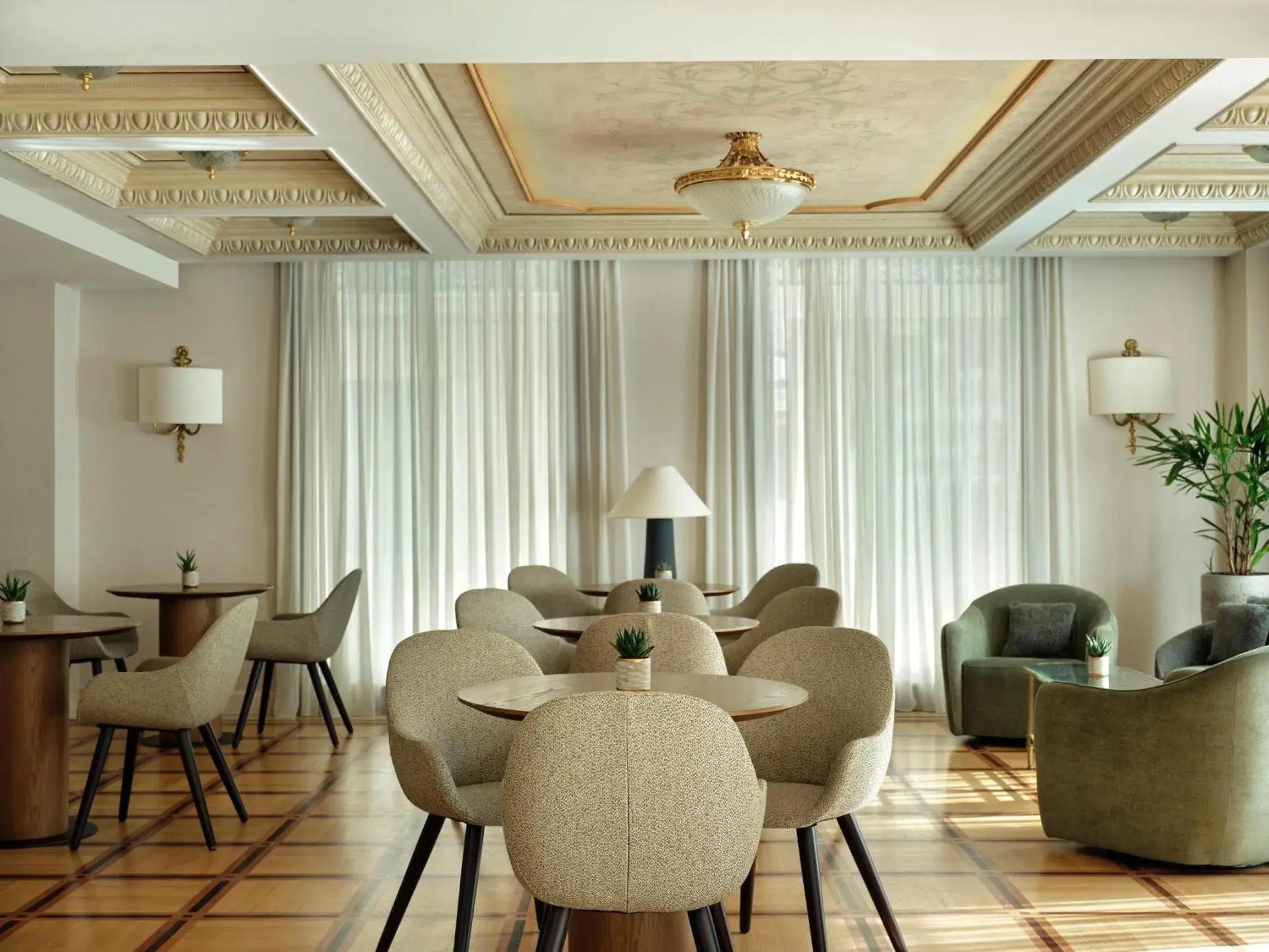 Lounge or bar in Electra Palace Athens Lounge or bar in Electra Palace Athens
