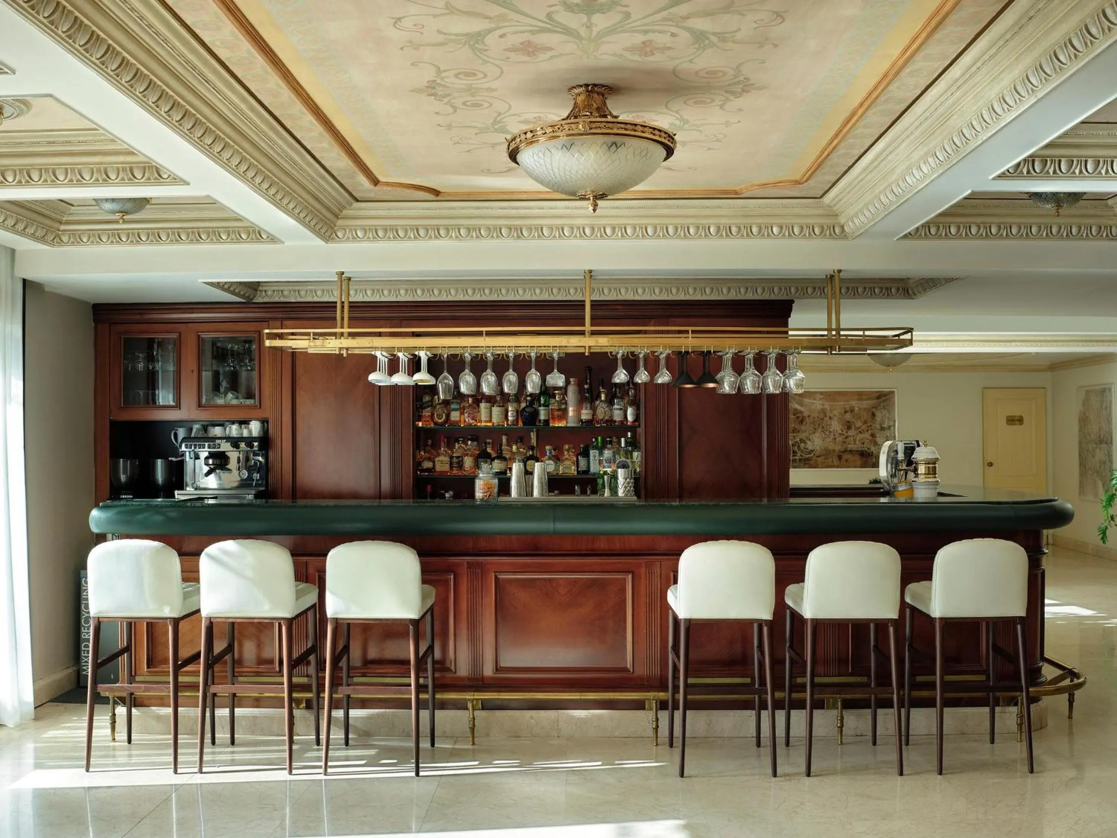 Lounge or bar in Electra Palace Athens