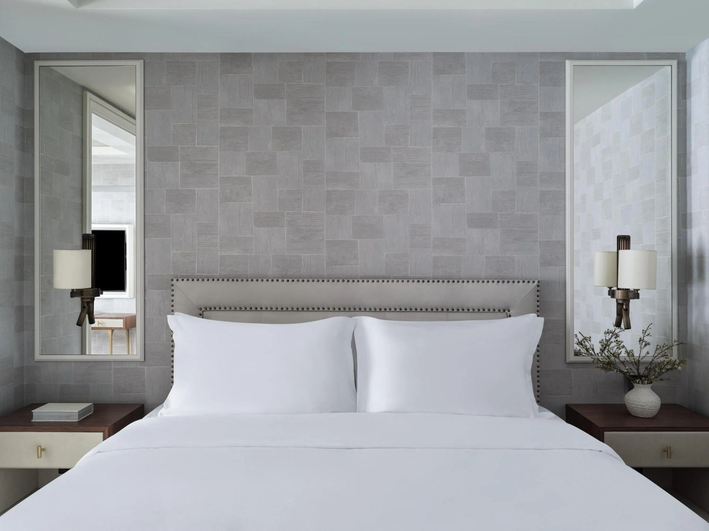 Photo of the whole room, Bed in Electra Palace Athens