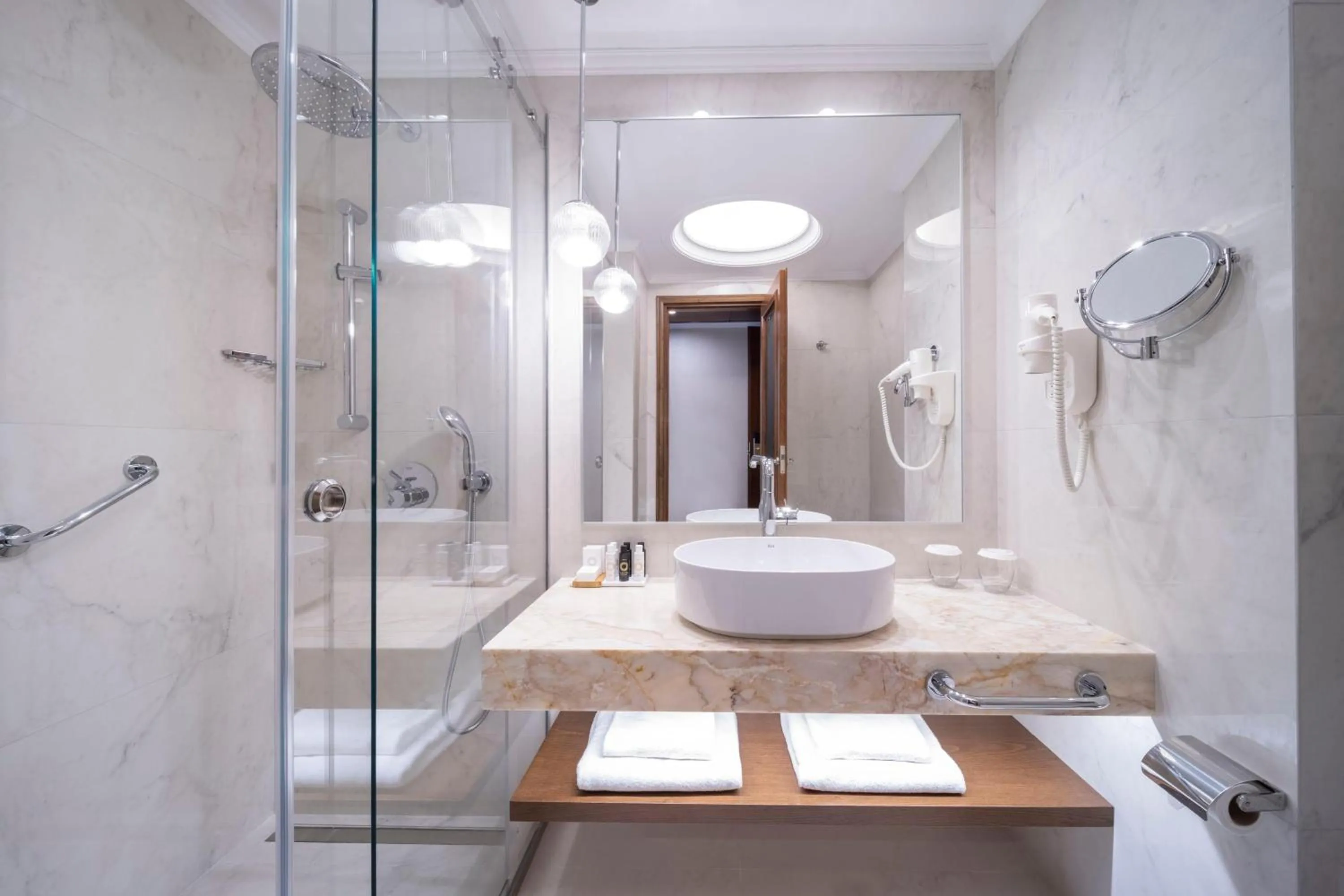 Bathroom in Electra Palace Athens