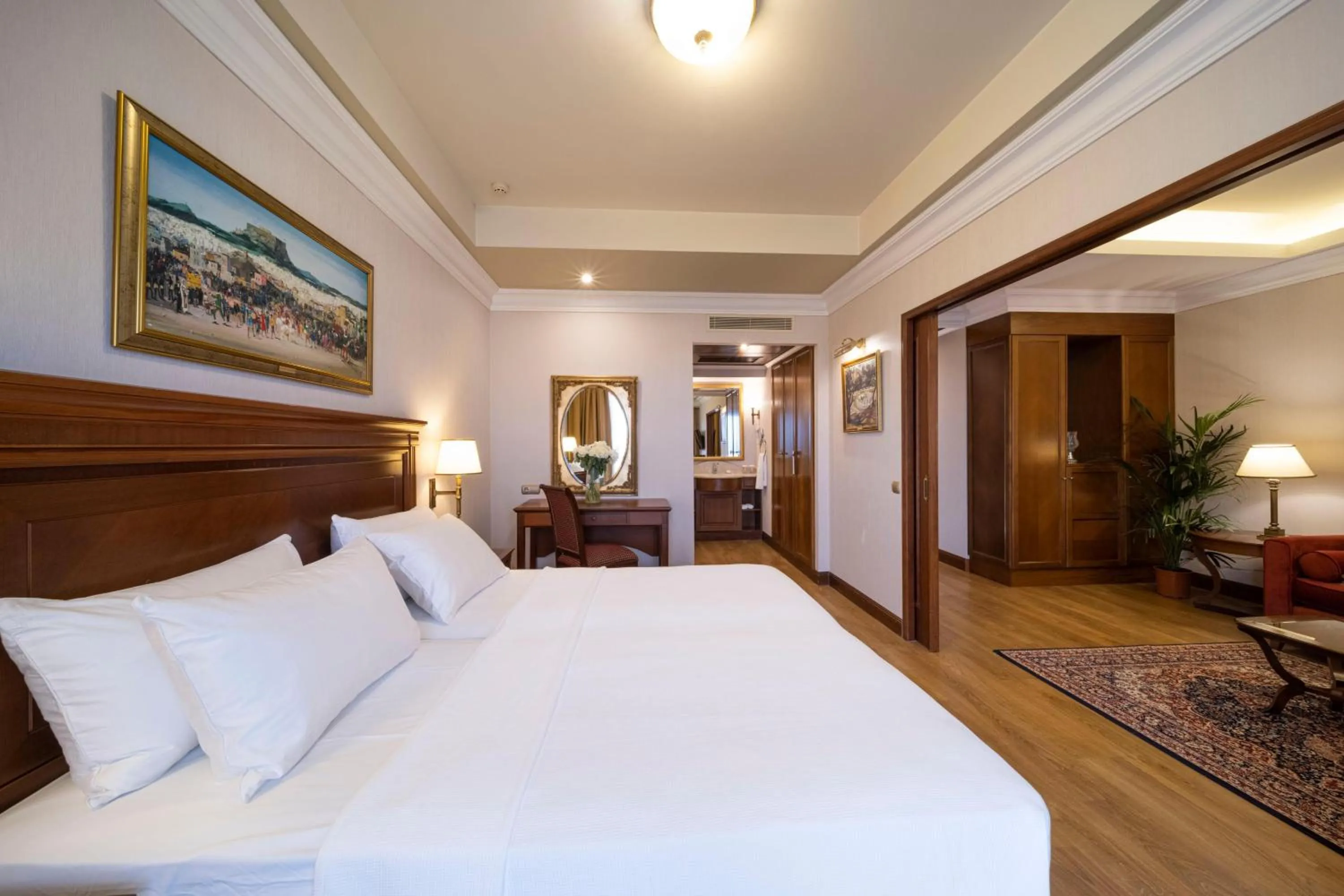 Photo of the whole room, Bed in Electra Palace Athens