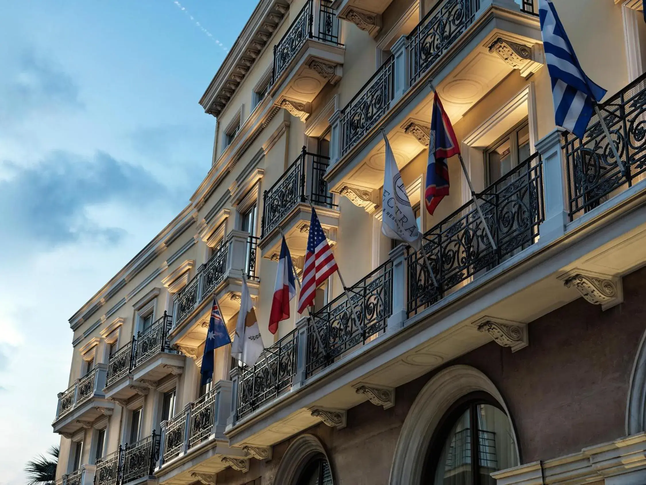 Property building in Electra Palace Athens Property building in Electra Palace Athens