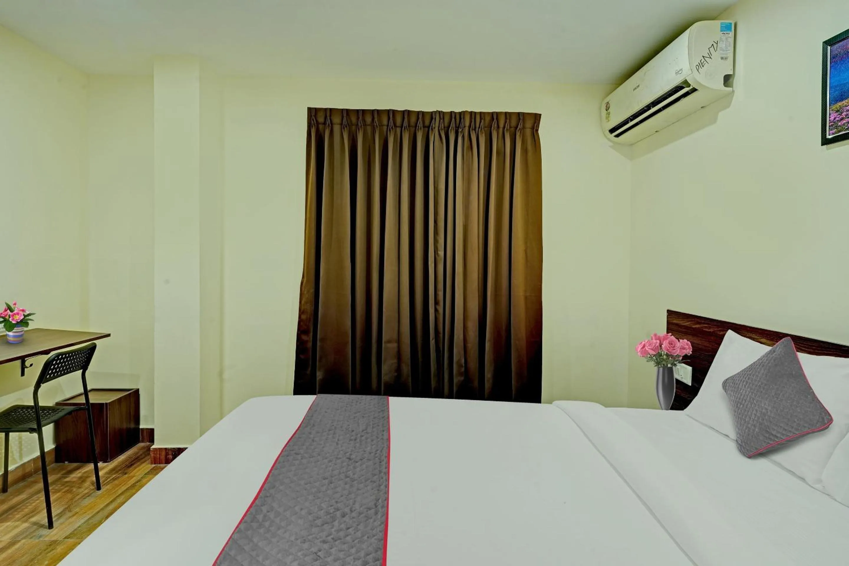 Bedroom in HOTEL O SHREYAS SHACK