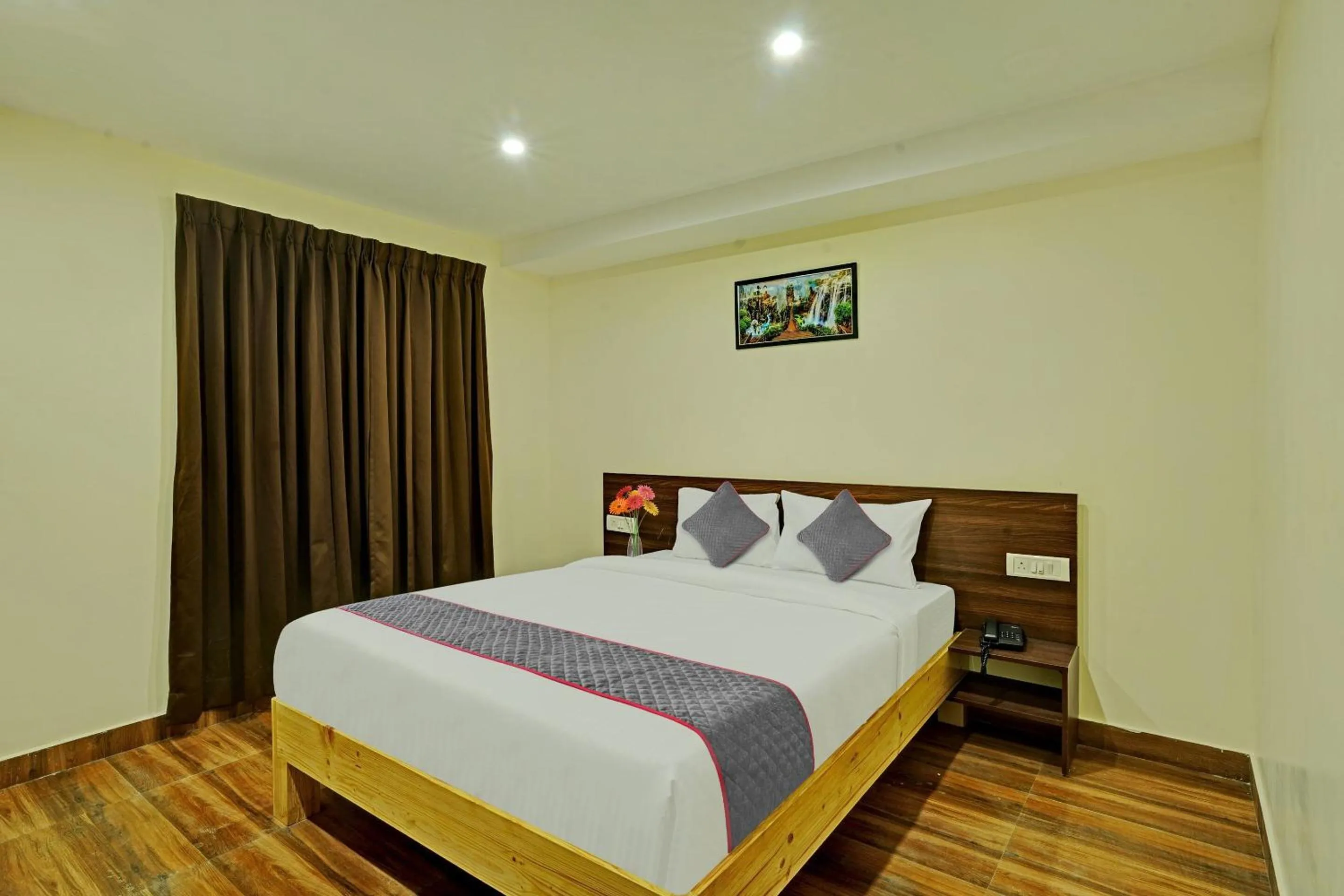 Bedroom in HOTEL O SHREYAS SHACK