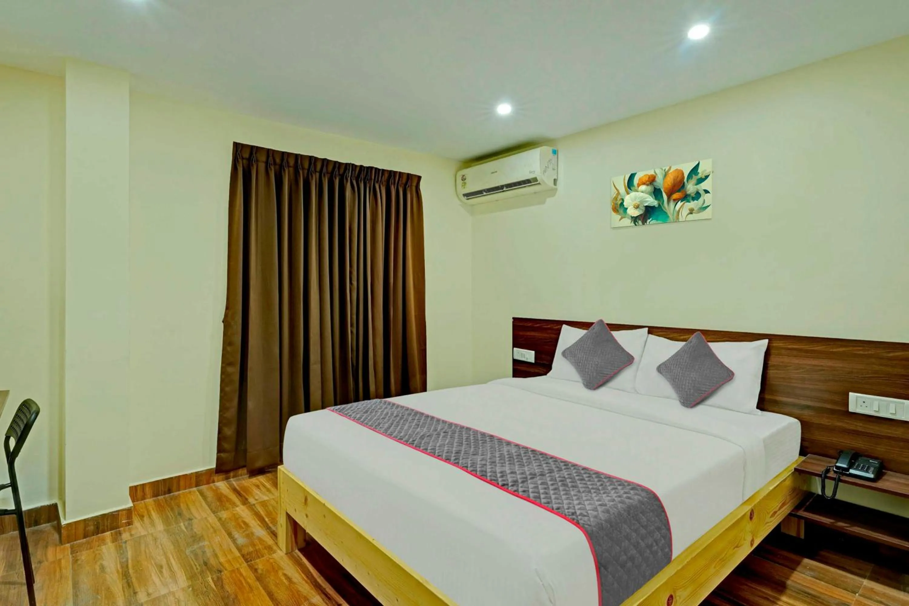 Bedroom in HOTEL O SHREYAS SHACK