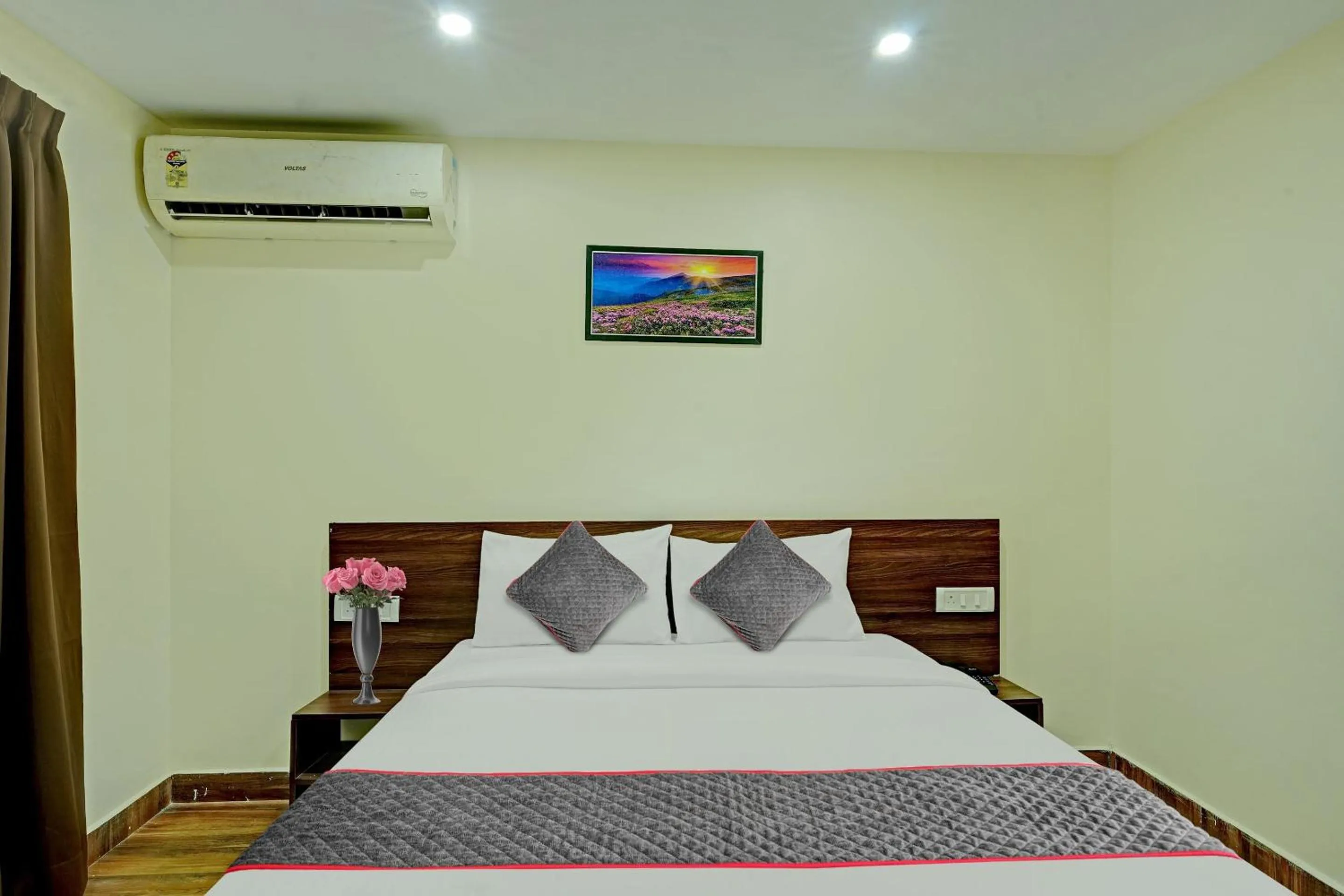 Facade/entrance in HOTEL O SHREYAS SHACK