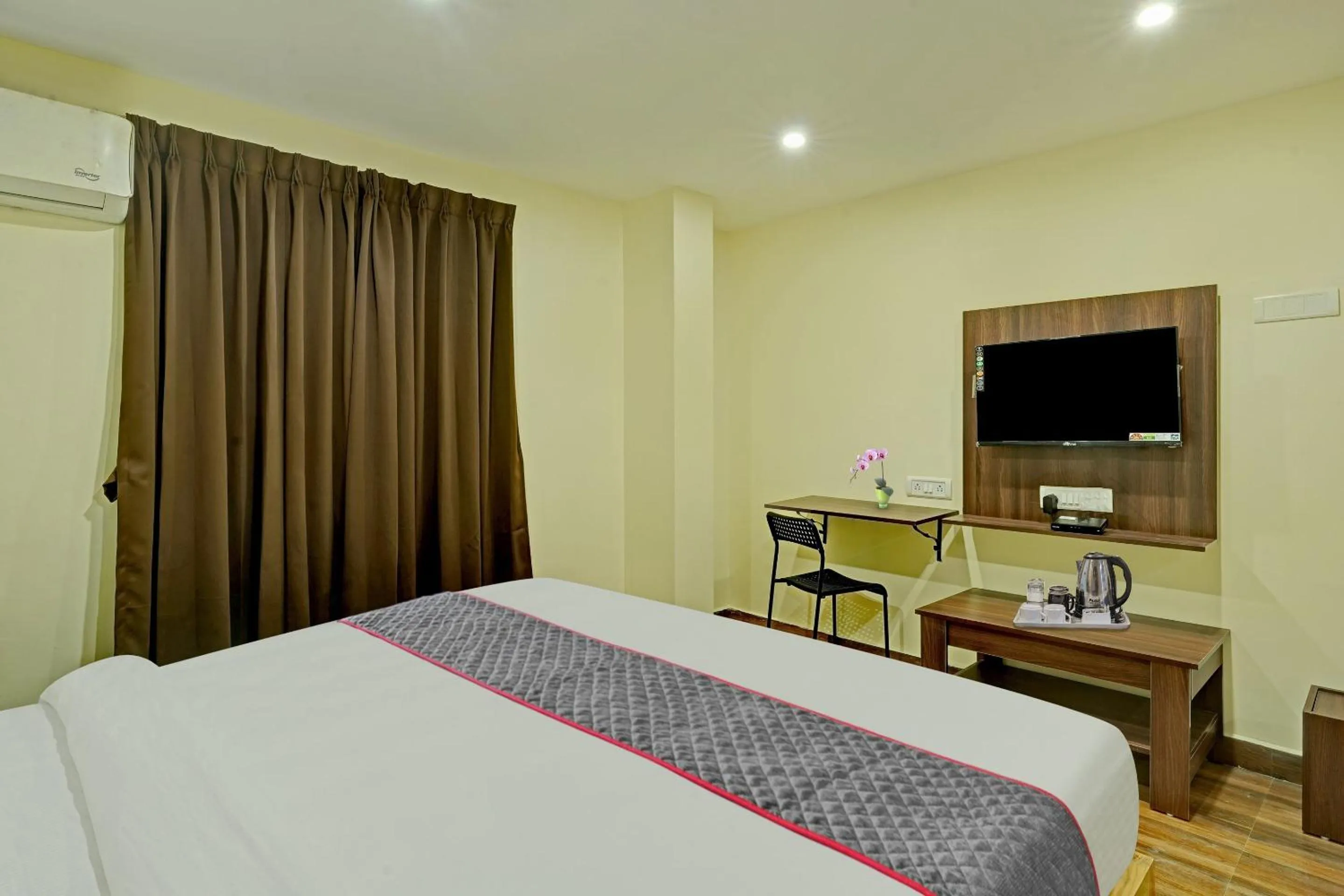 Facade/entrance in HOTEL O SHREYAS SHACK