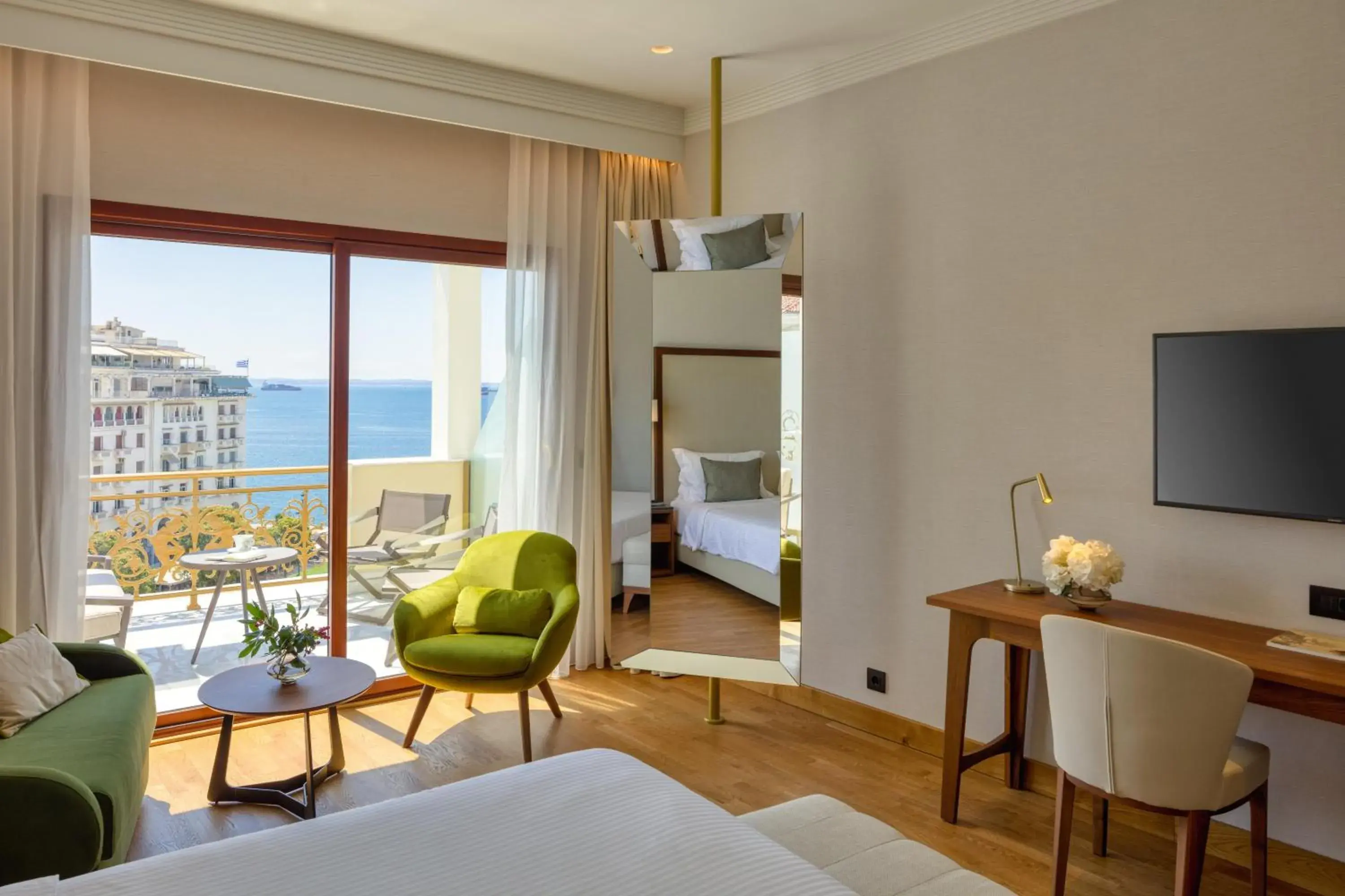 Photo of the whole room, Bed in Electra Palace Thessaloniki Photo of the whole room, Bed in Electra Palace Thessaloniki