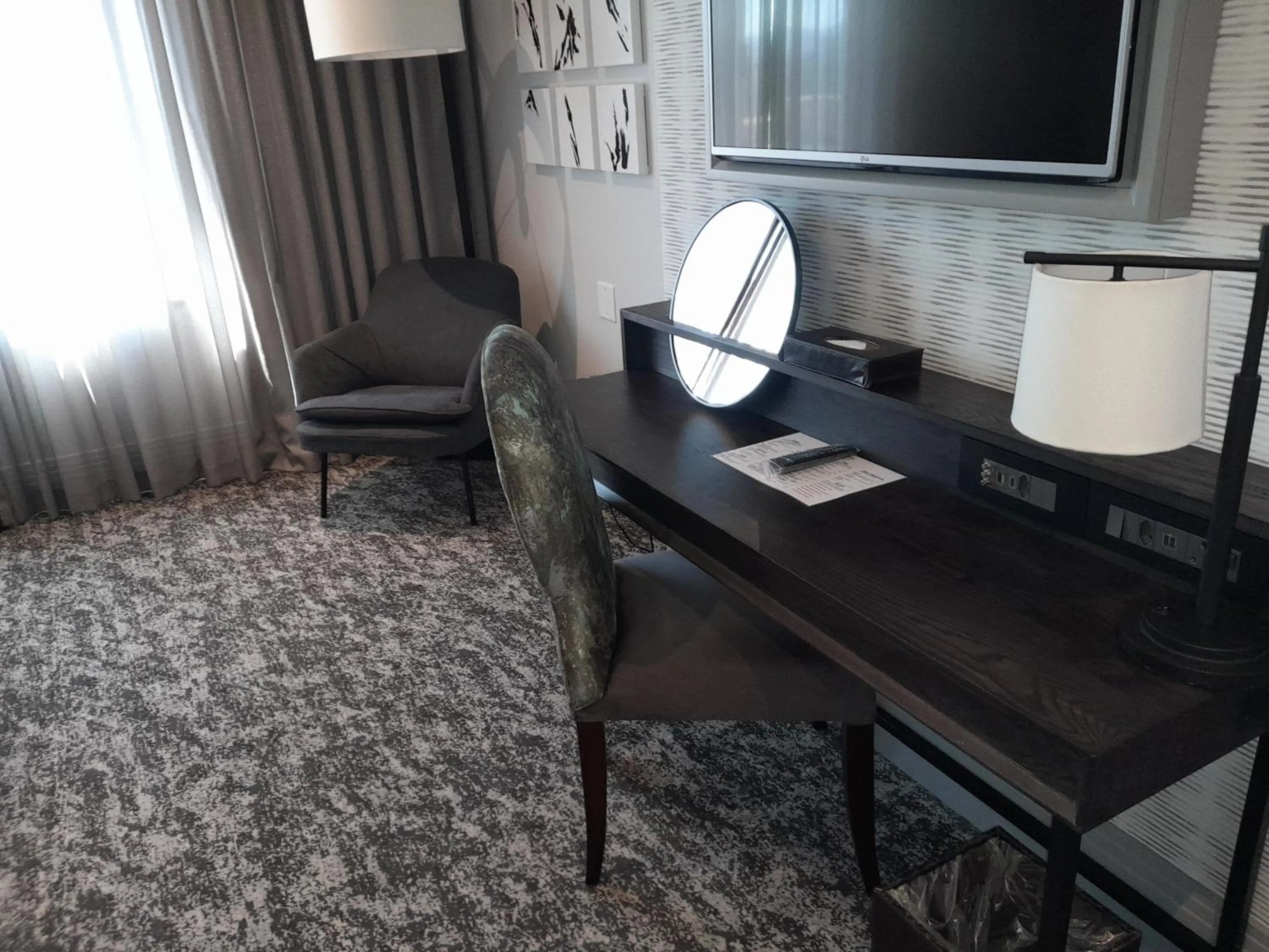 TV and multimedia in Golden Horse Hotel