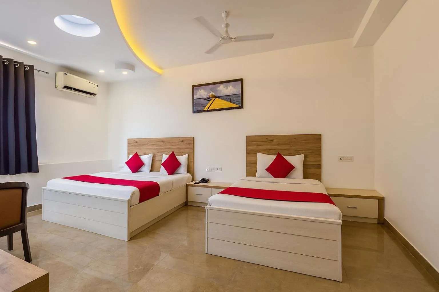 Bed in Hotel Good Luck by JMD Group